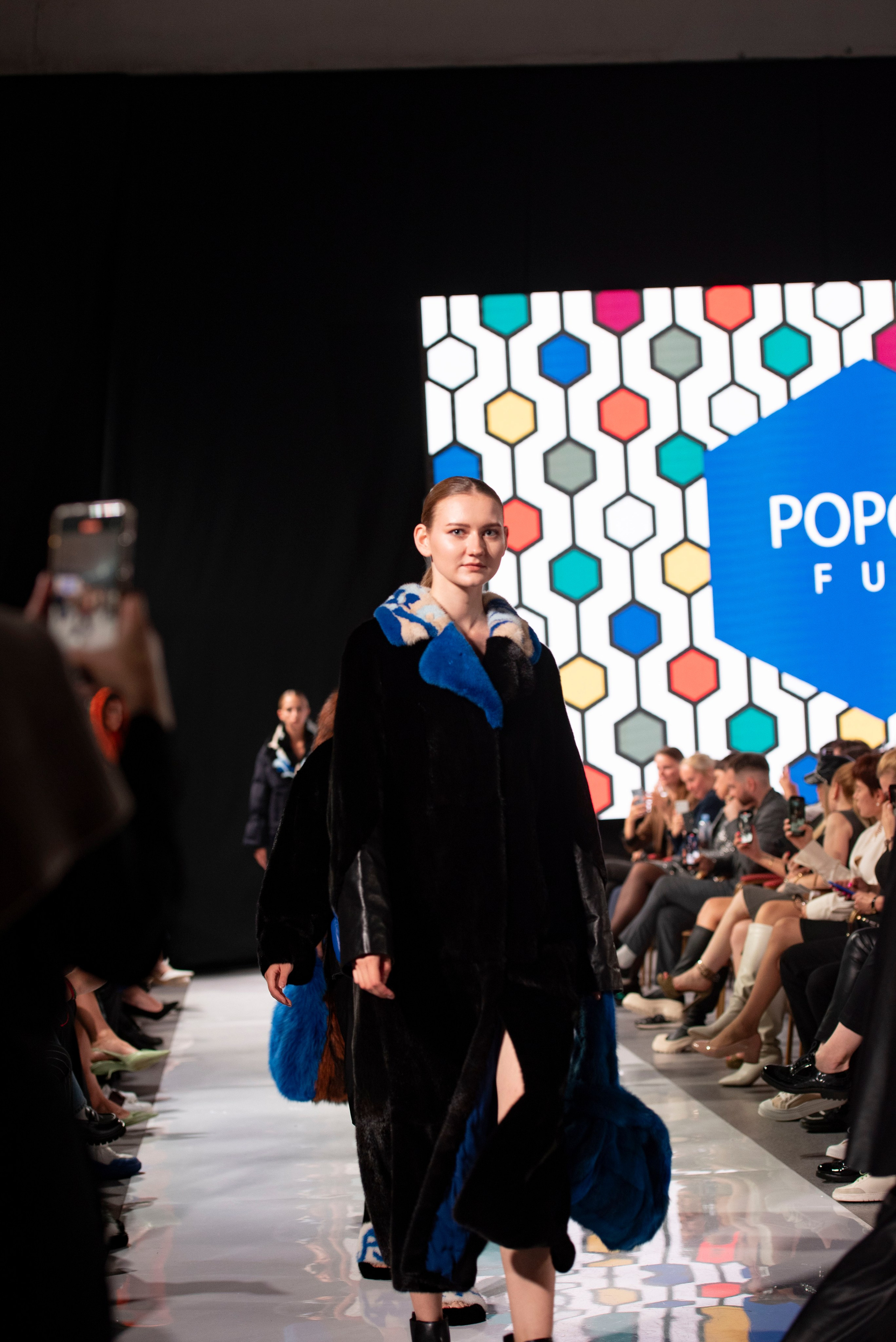 Фотограф на модельный показ. Свадебный, семейный, фэшн фотограф, школьный фотограф в Сочи