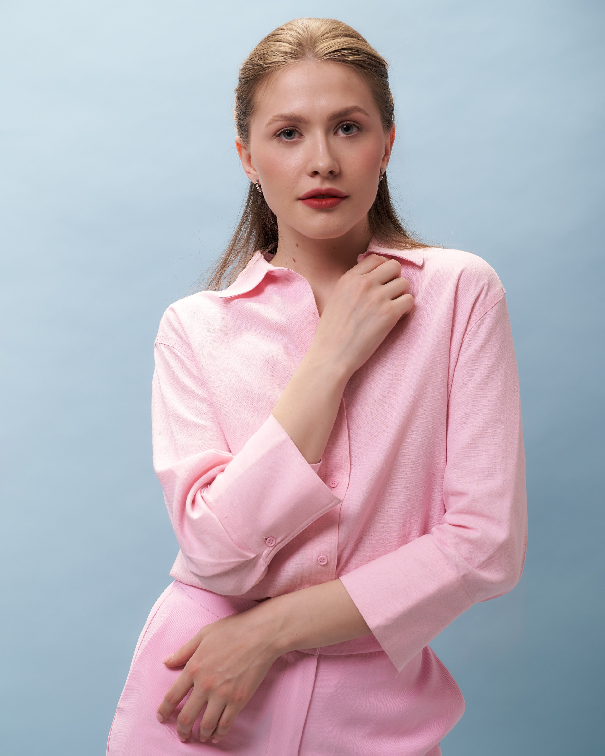 Костюм на цветном фоне. Фотограф в Санкт-Петербурге Виталий Кедов