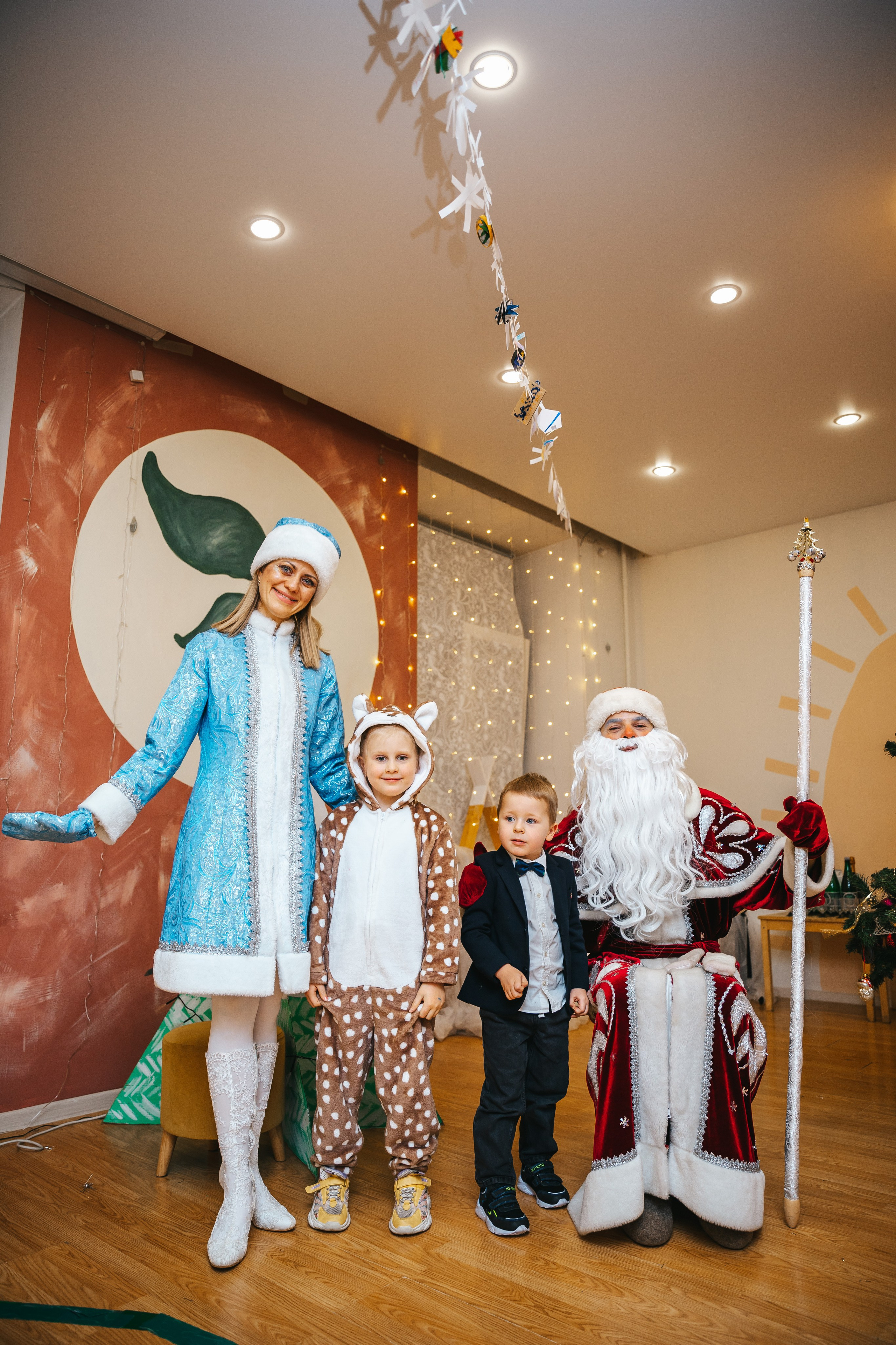 Новогодний утренник в Монтессори-садике. Семейный lifestyle фотограф в Санкт-Петербурге Людмила Пахомова