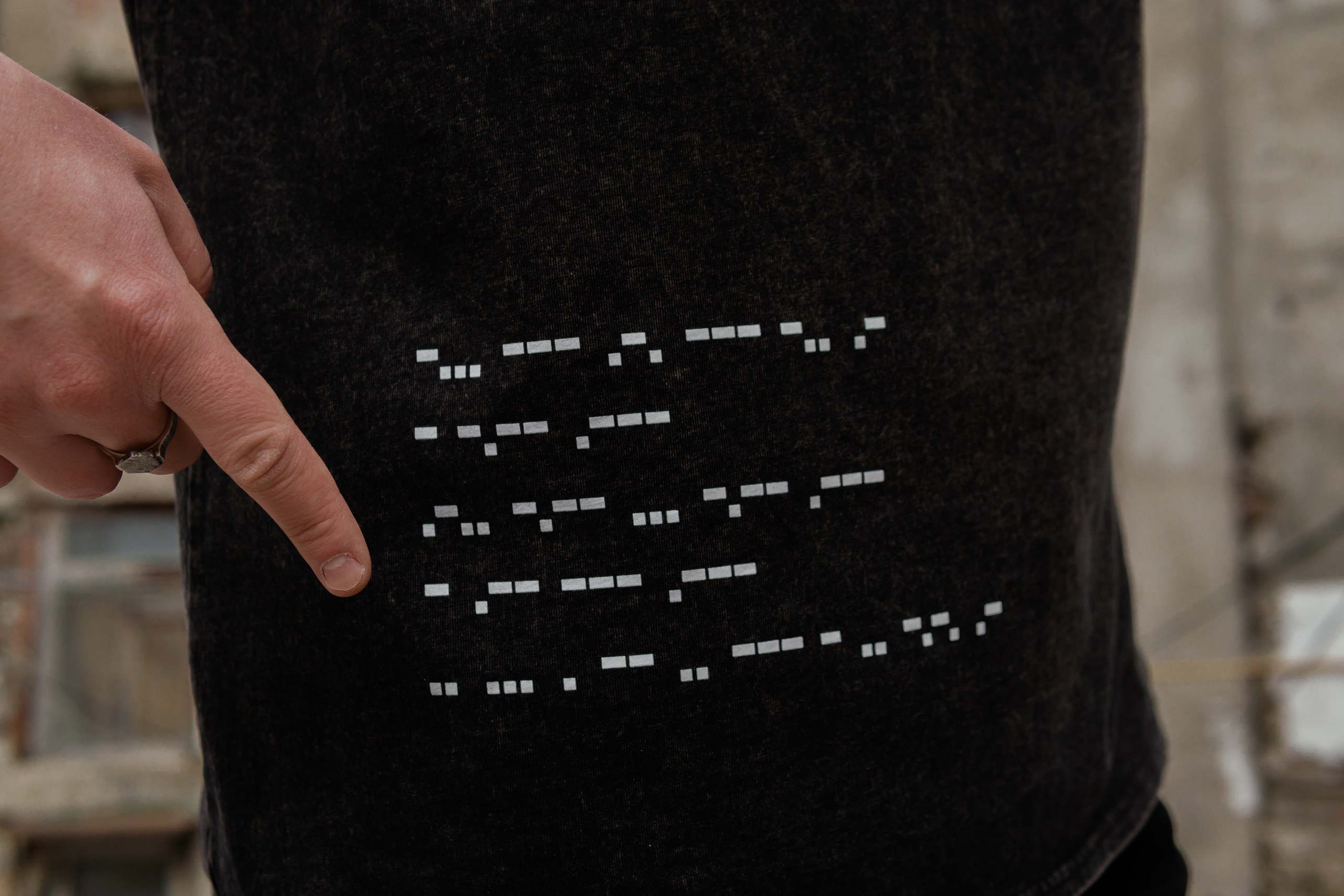 Съемка мерча БЛТ* Semiotica в городе. Фотограф-анималист Ксения Воробьева, Москва