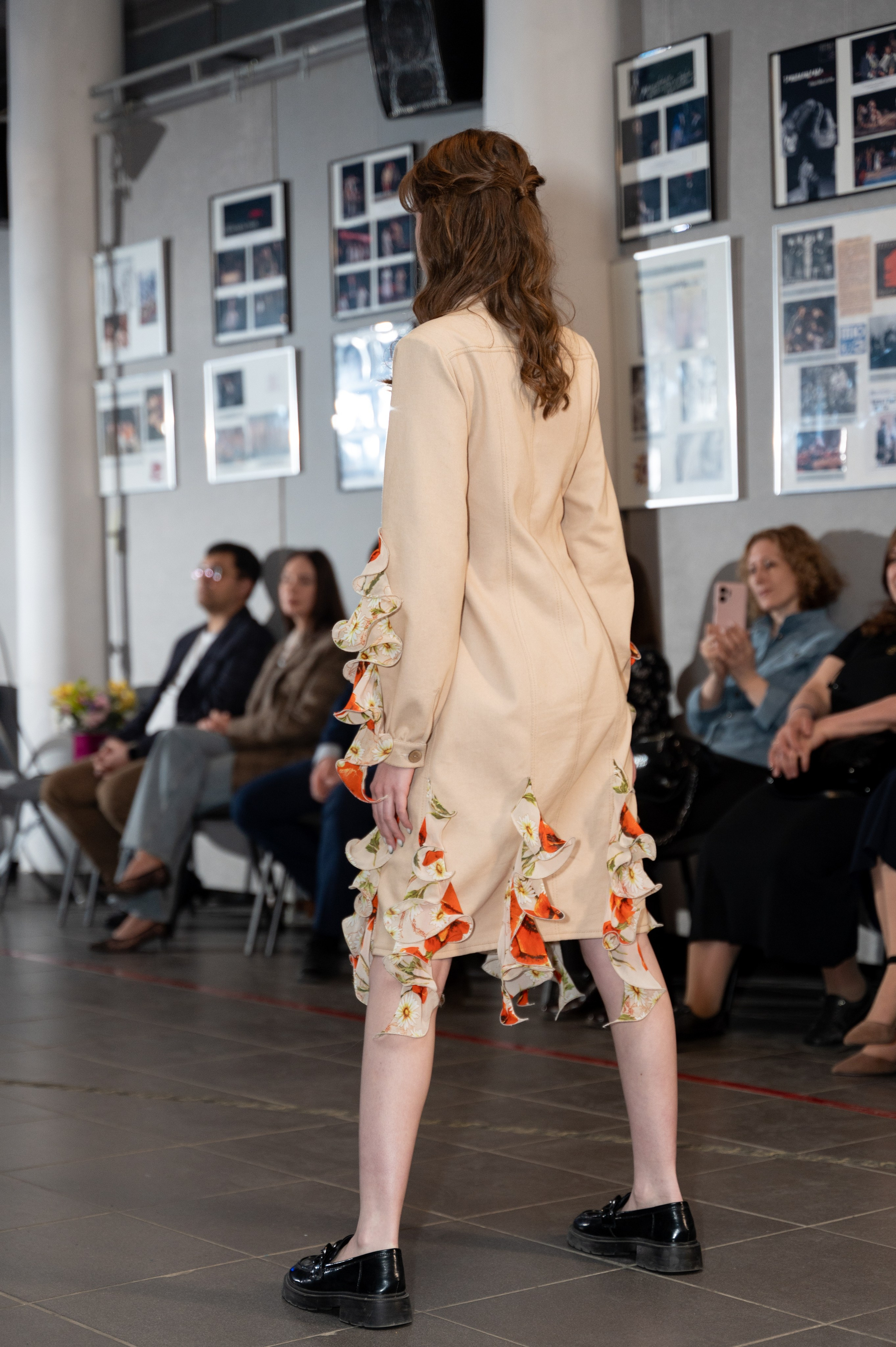 Закрытый показ милитари «Своя трансформация» дизайнера Юлии Бойченко | 24.04.2025. Фотограф в Омске Елизавета Кириллова