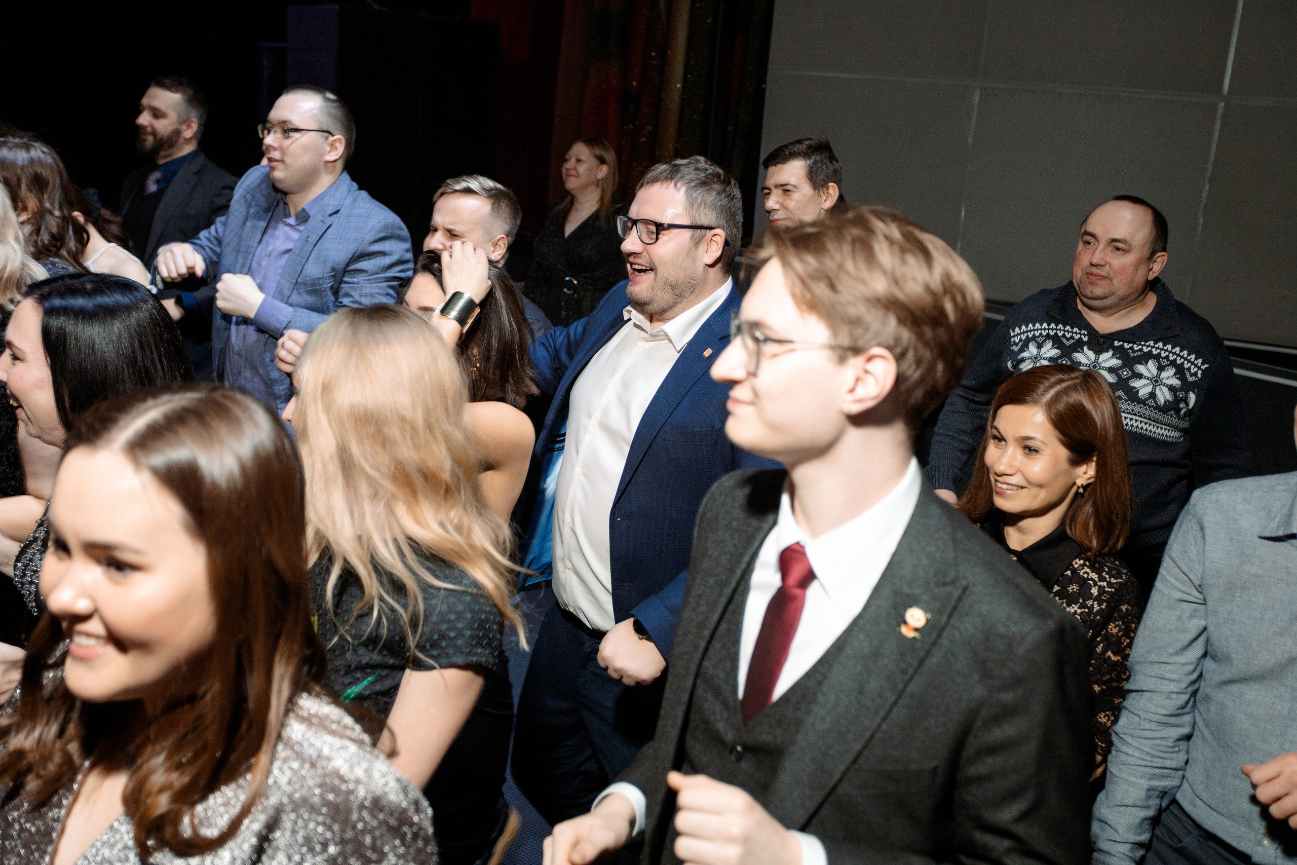 РЕПОРТАЖ: НОВЫЙ ГОД В ДК МЕТАЛЛУРГ. Профессиональный фотограф в Ижевске Леша Петров