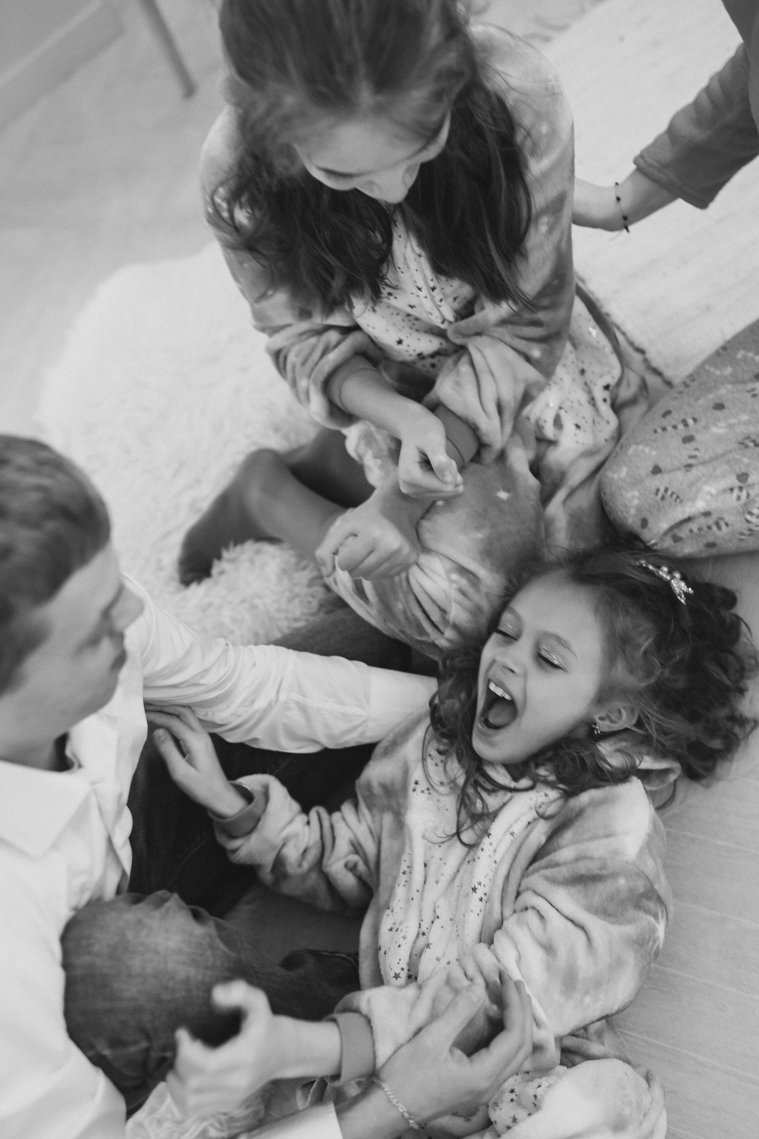 Новый год Егора, Кати, Маши и Вики. Семейный lifestyle фотограф Наталья Разгуляева в Москве