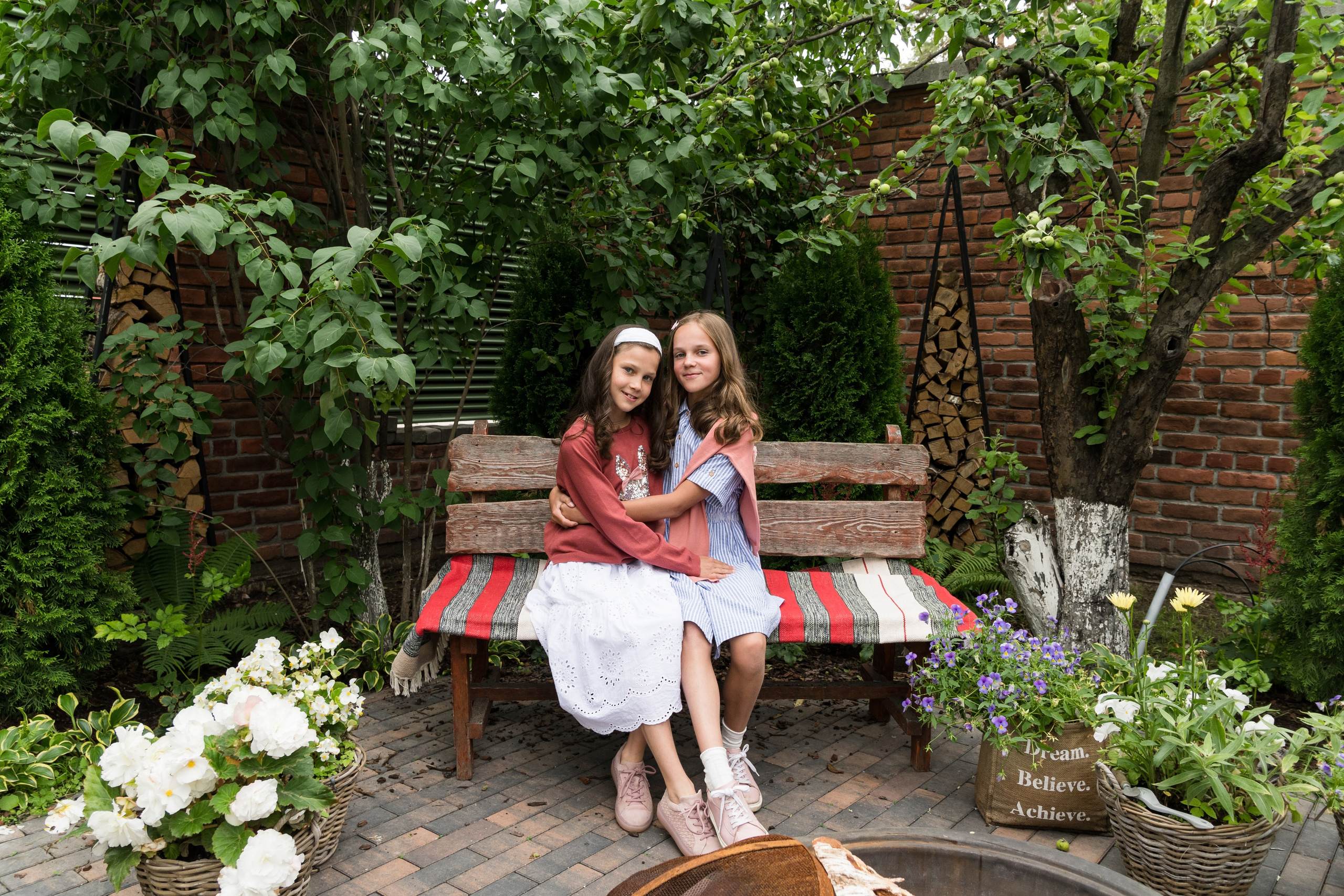 Три поколения: семейная фотосессия в студии. Семейный и индивидуальный фотограф Life style в Санкт-Петербурге Мария