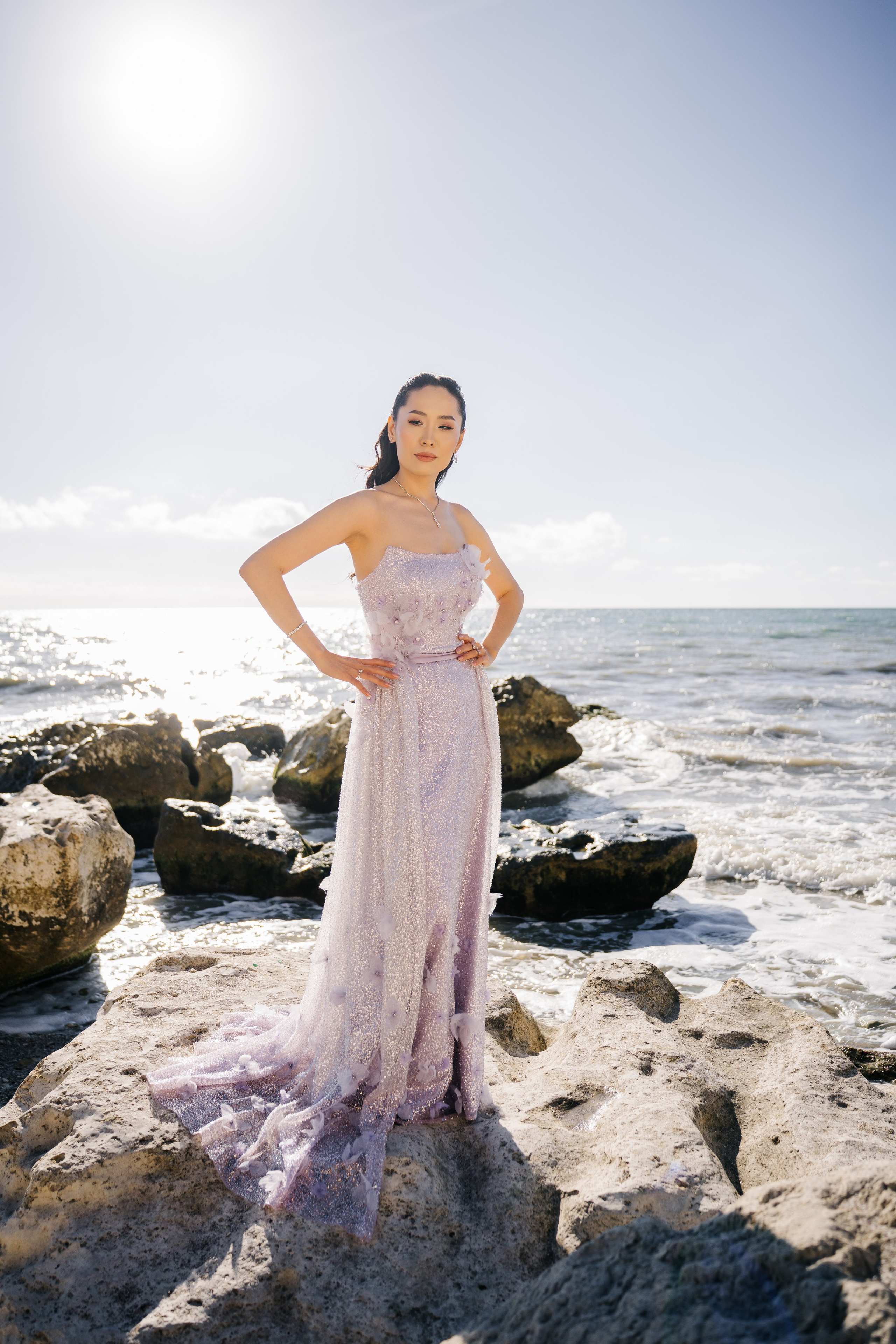 Ay-Dana Uzatu. ___________________________________________________