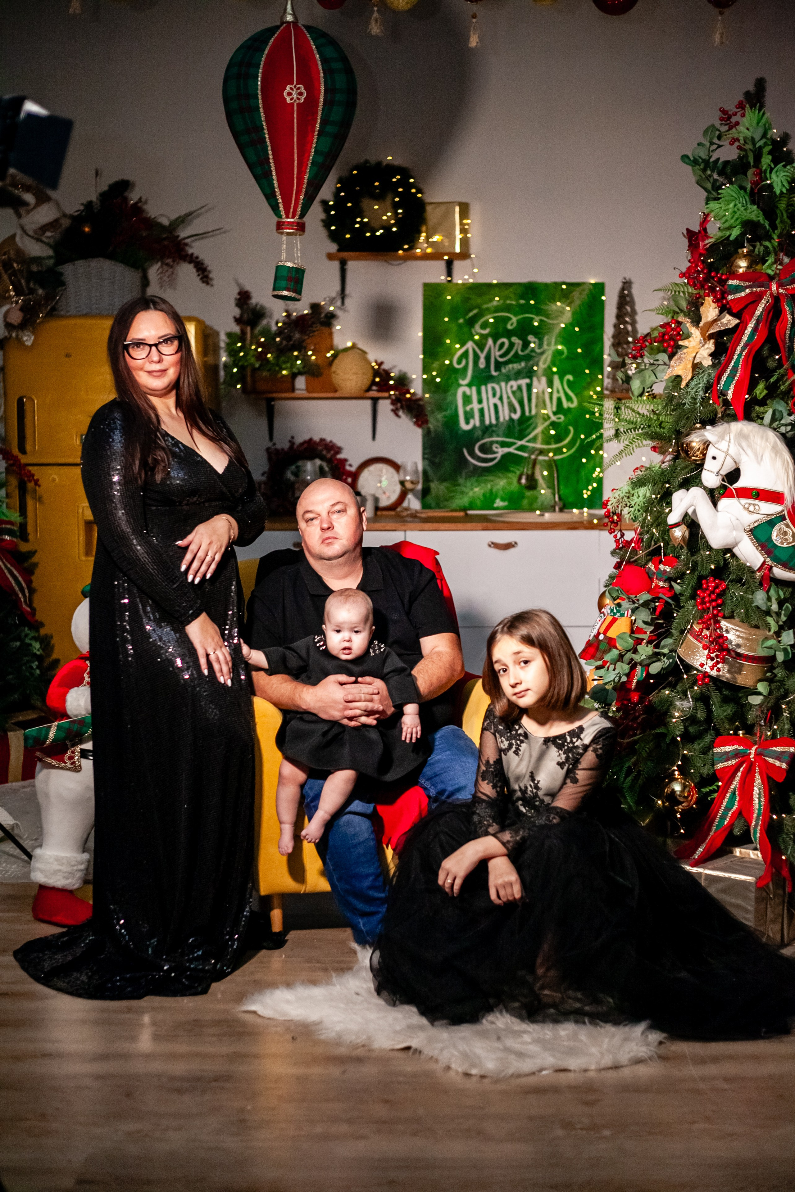 Ульяна и ее семья новый год 2024. Свадебный и семейный фотограф в Армавире