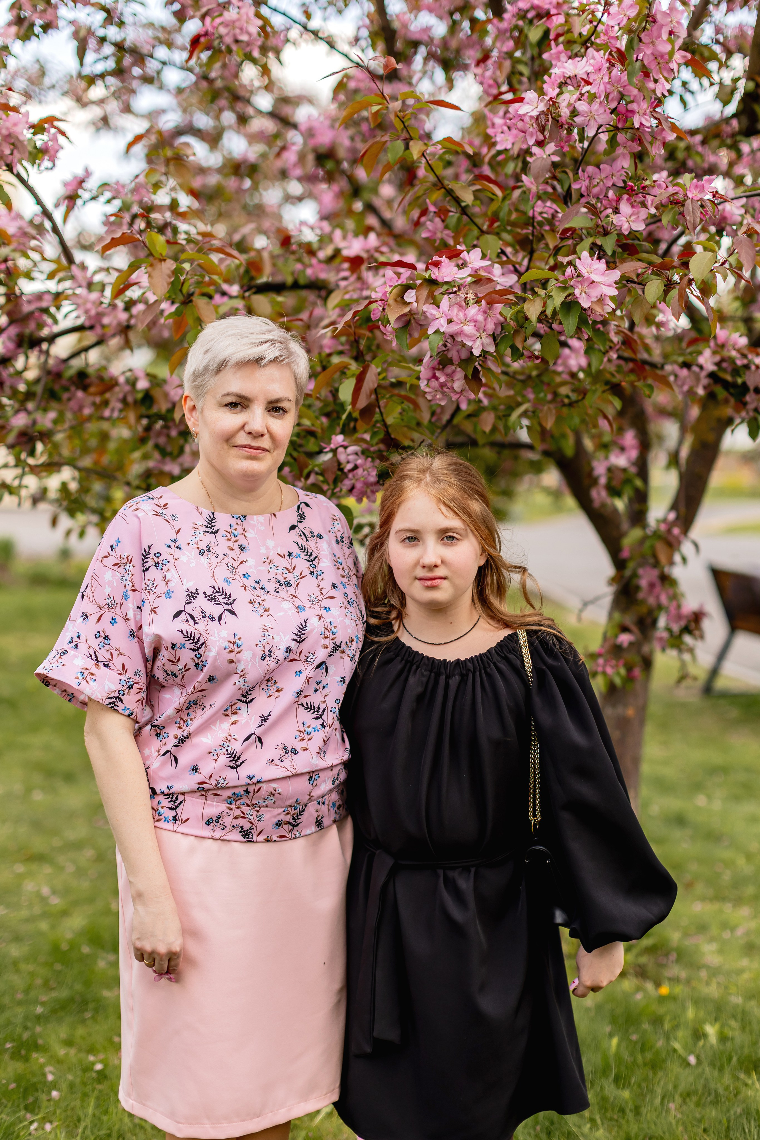 Выпускной в начальной школе на улице. Фотограф и видеограф Москва. Свадебный фотограф, видеограф. Выпускные альбомы. Оживающие альбомы