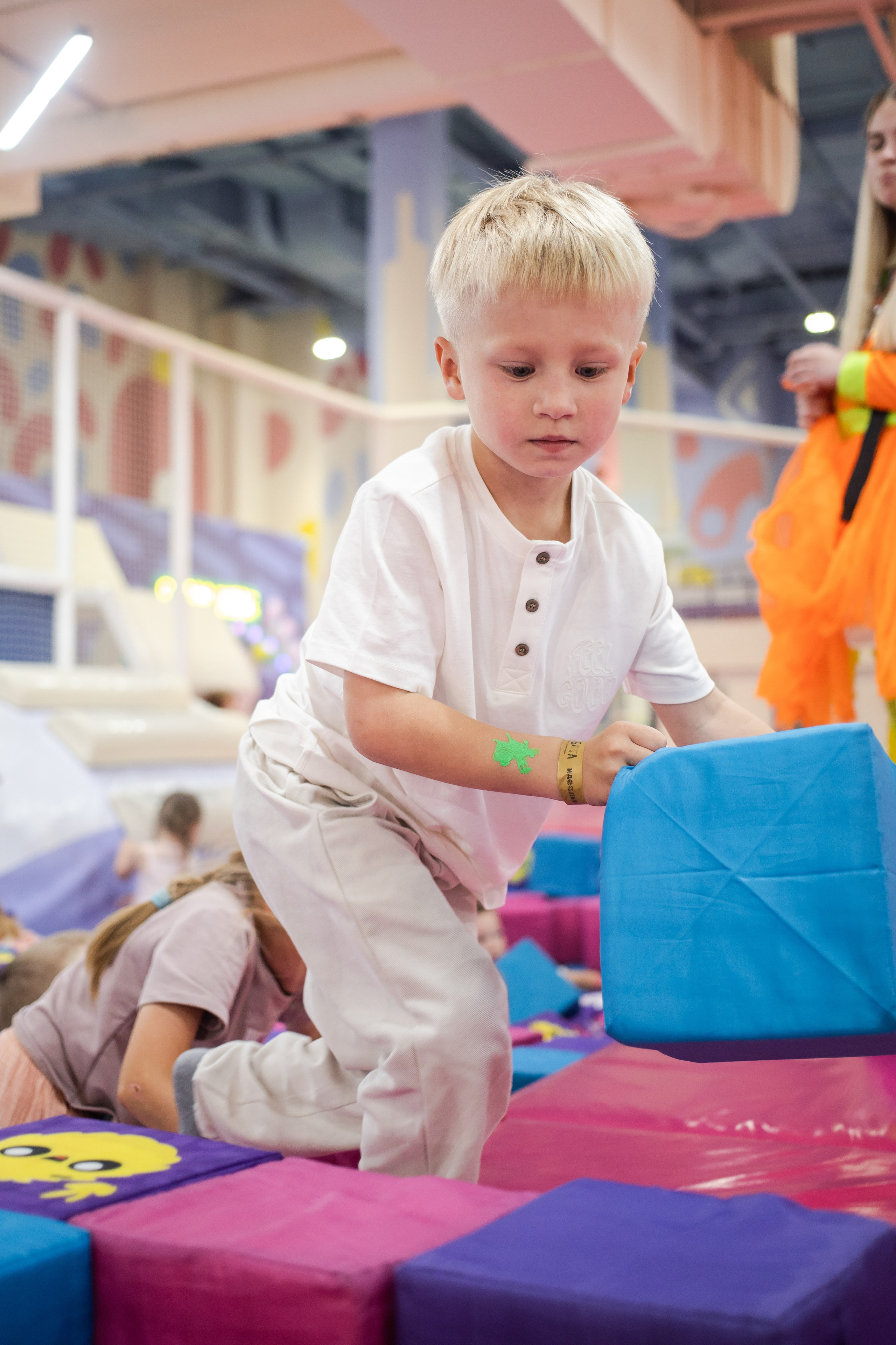 Марату 5. Фотографии с любовью