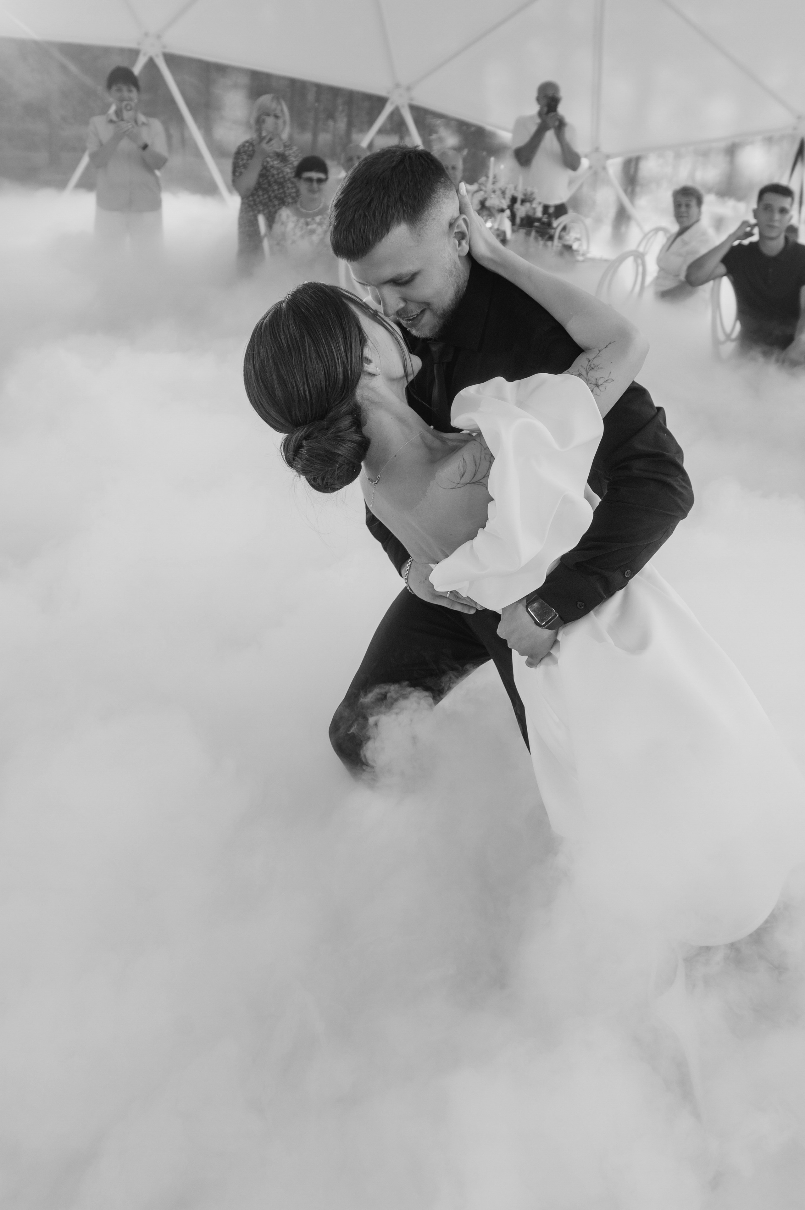 Свадебная фотосессия с утром невесты и красивым свадебным банкетом. Свадебный фотограф в Твери, Москве и Санкт-Петербурге Денисова Екатерина