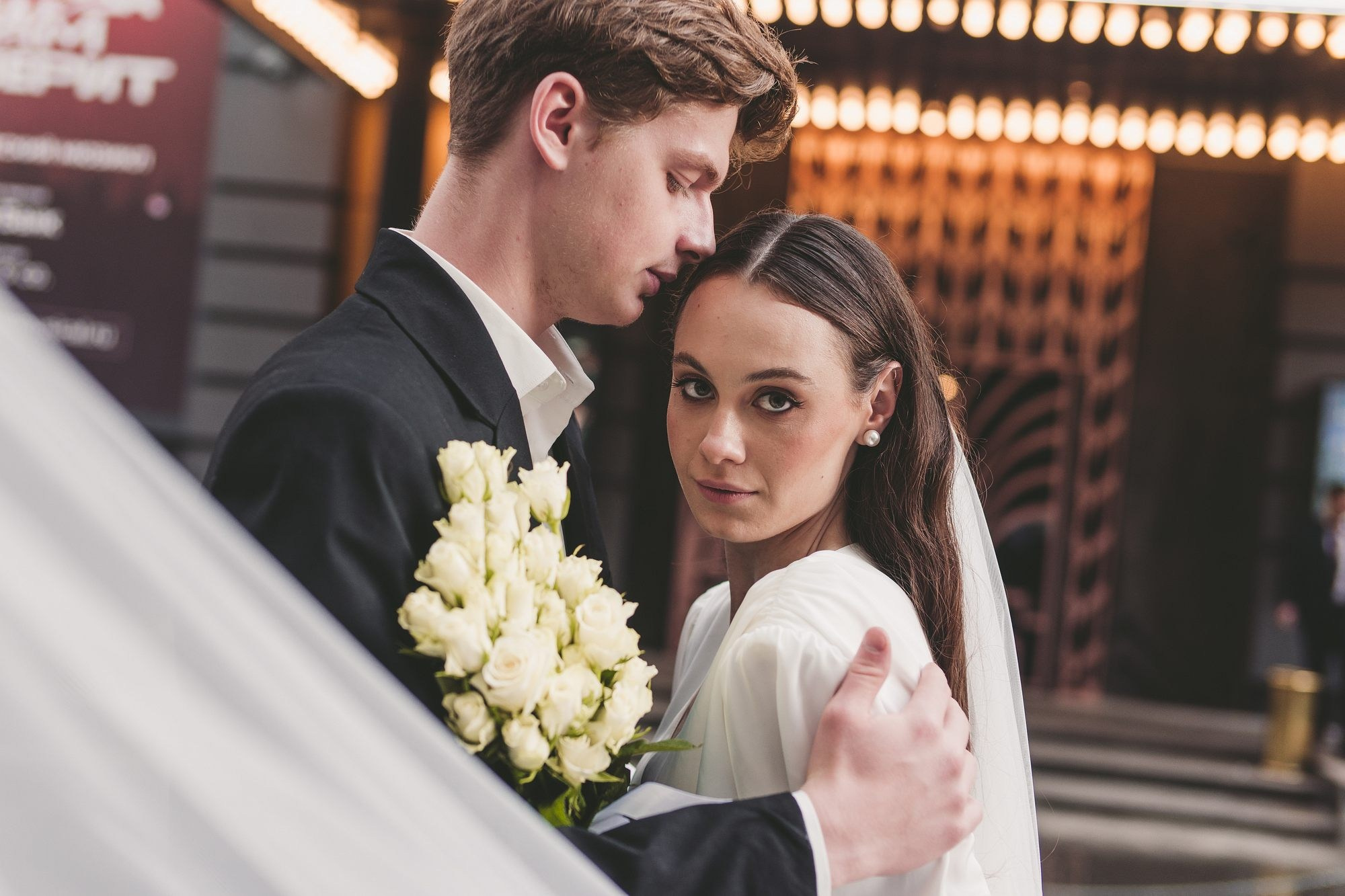 Свадебная фотосъёмка у Театра «Одеон». Сергей Гладков свадебный фотограф в Москве