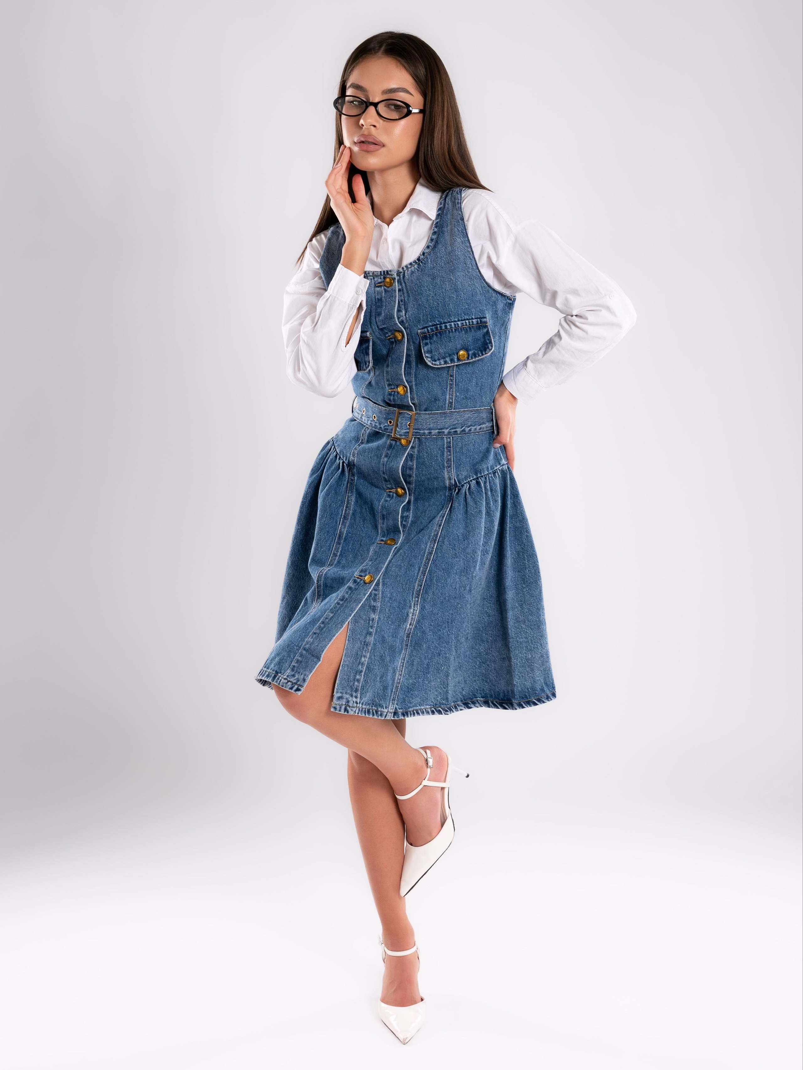 Джинсовый сарафан на 2х моделях. Предметный фотограф, фото для маркетплейсов Пятигорск, КМВ