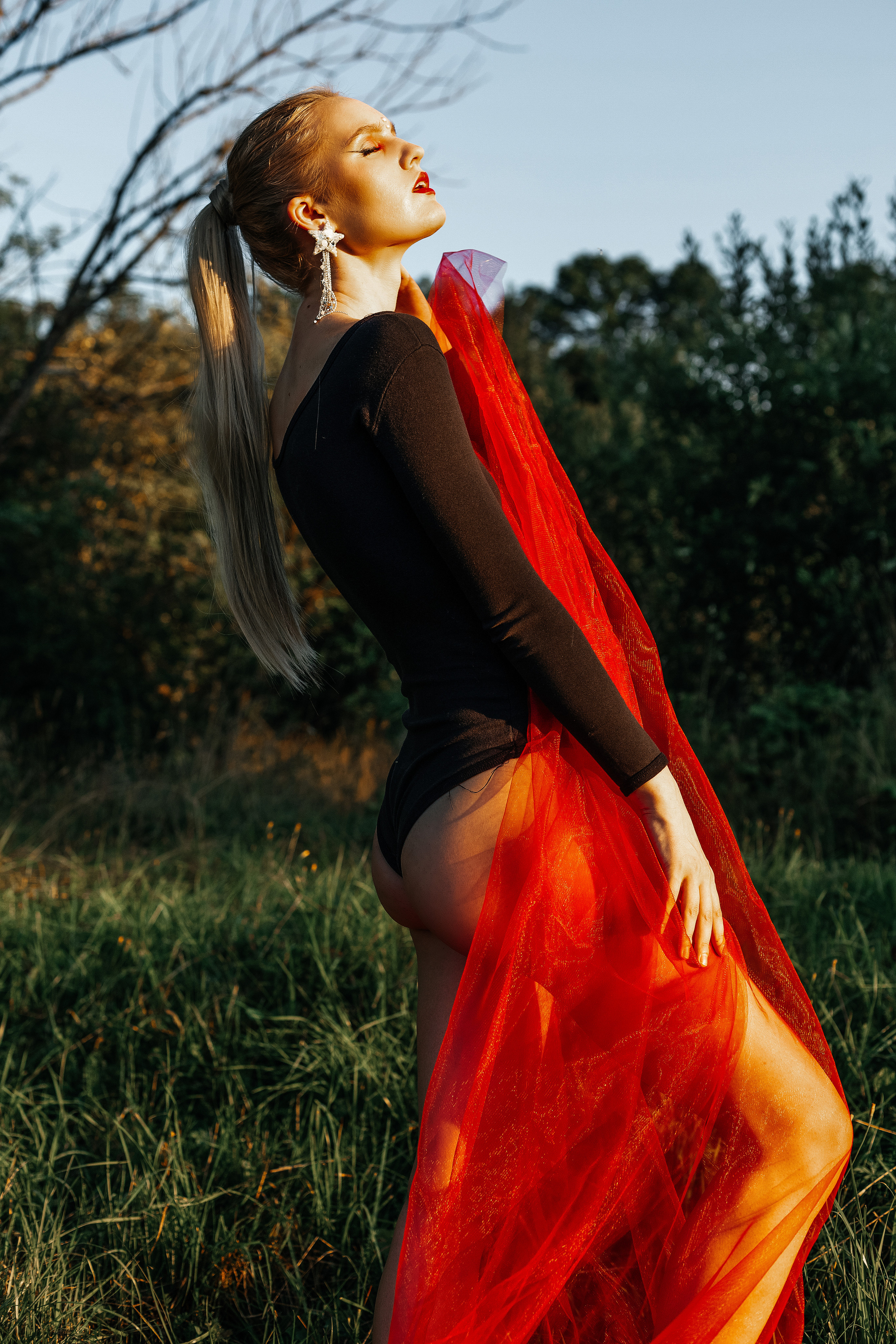 Из белого в красный. Фотограф Великий Новгород