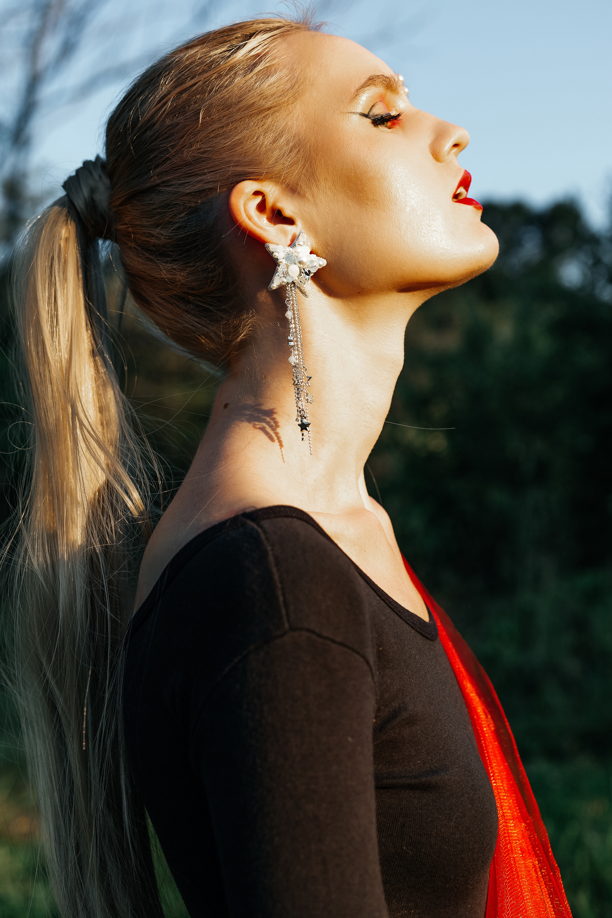 Из белого в красный. Фотограф Великий Новгород