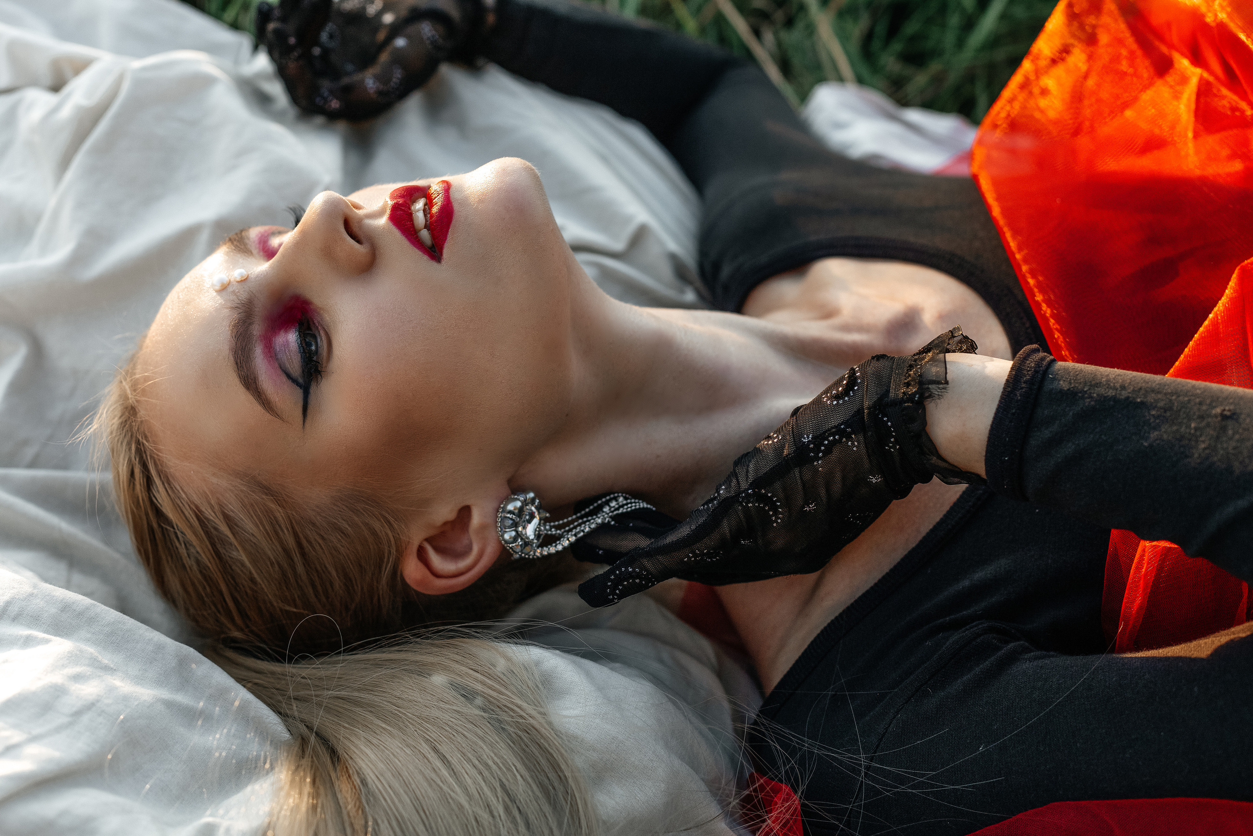 Из белого в красный. Фотограф Великий Новгород