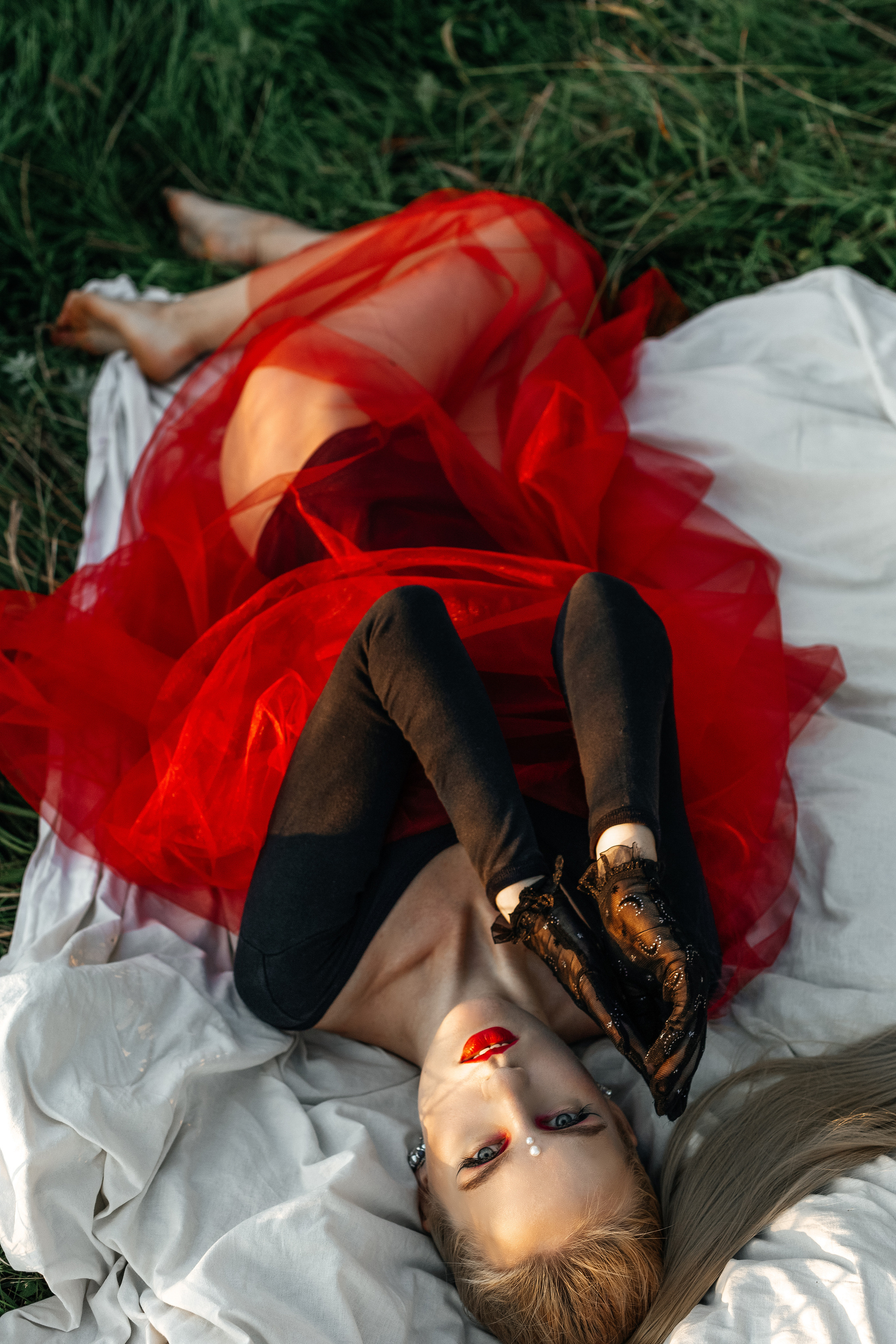 Из белого в красный. Фотограф Великий Новгород