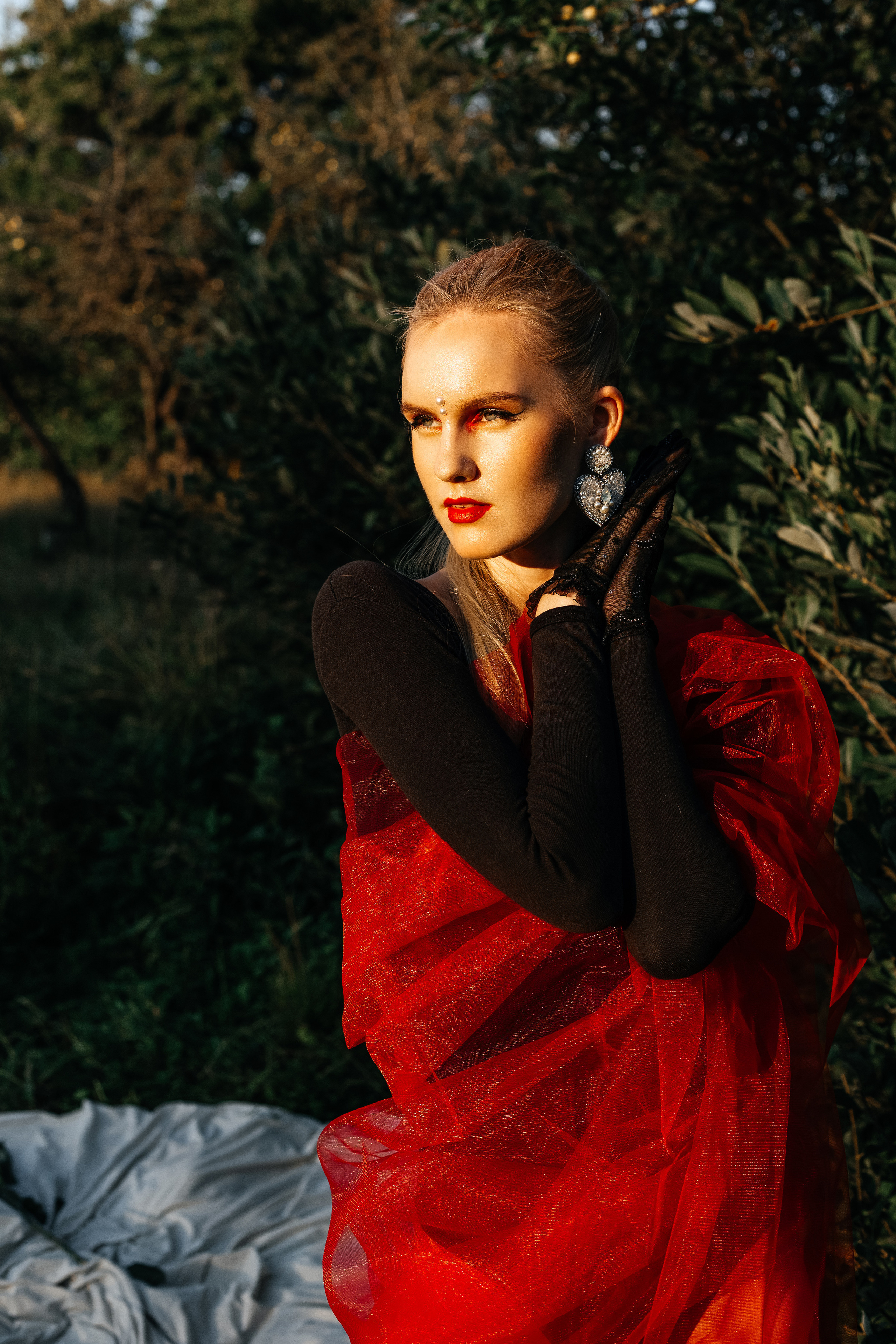 Из белого в красный. Фотограф Великий Новгород