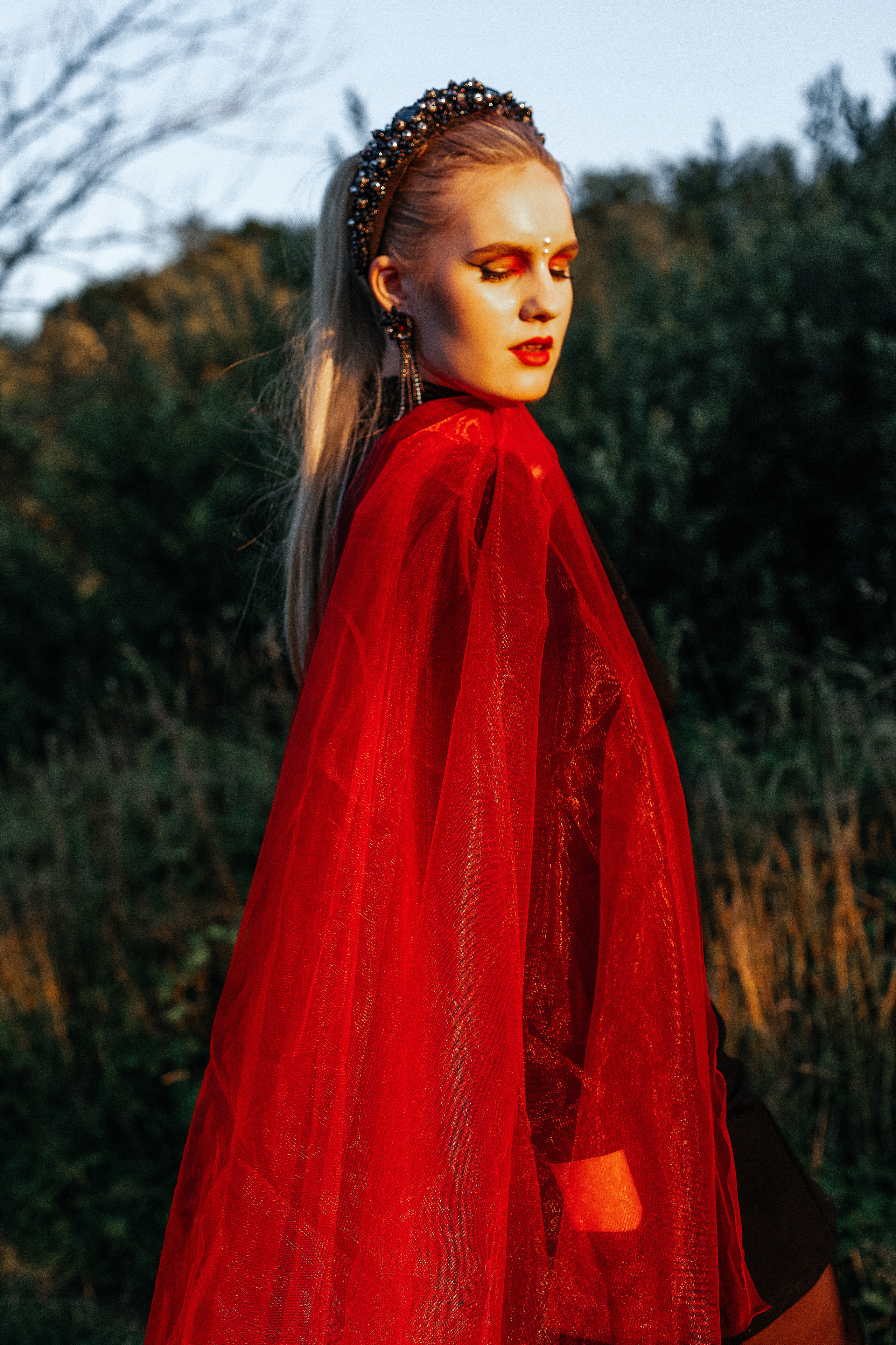 Из белого в красный. Фотограф Великий Новгород