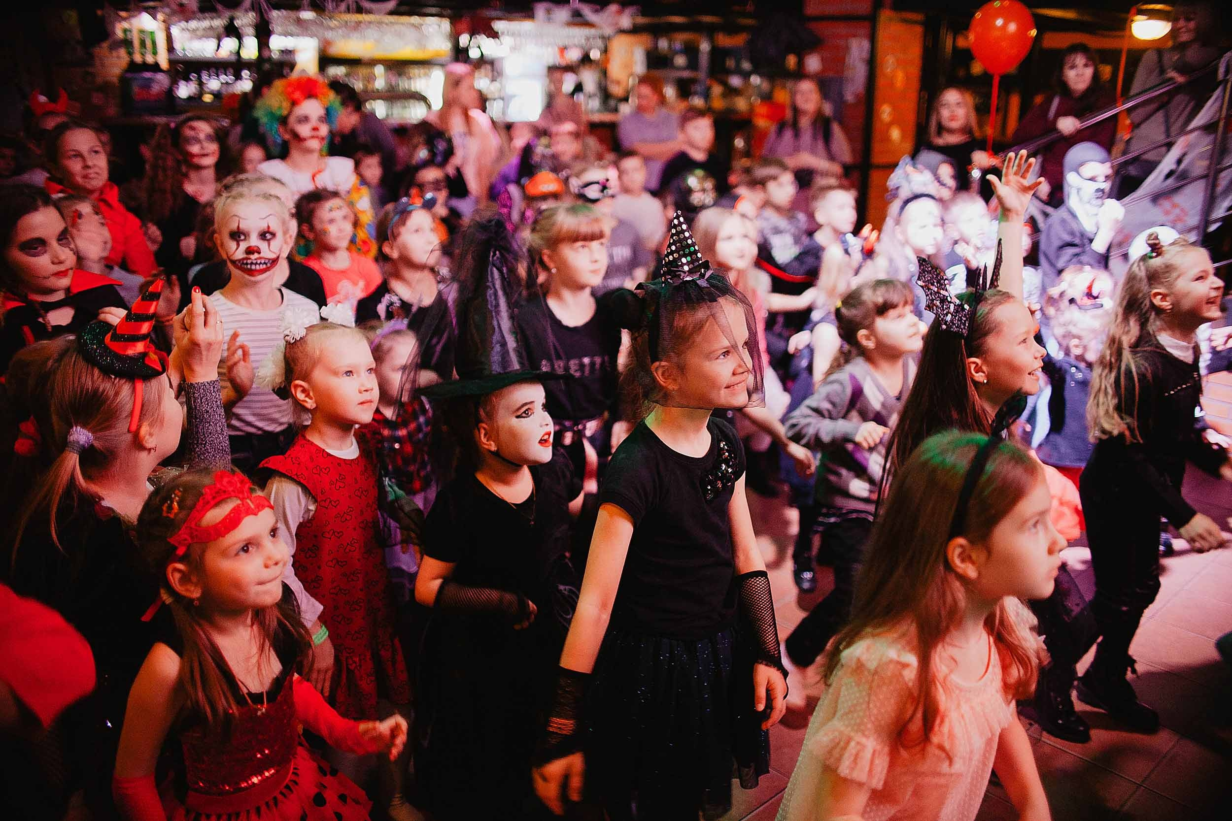 Хэллоуин в «Свои да наши». Ваш репортажный фотограф Артемий Антонов