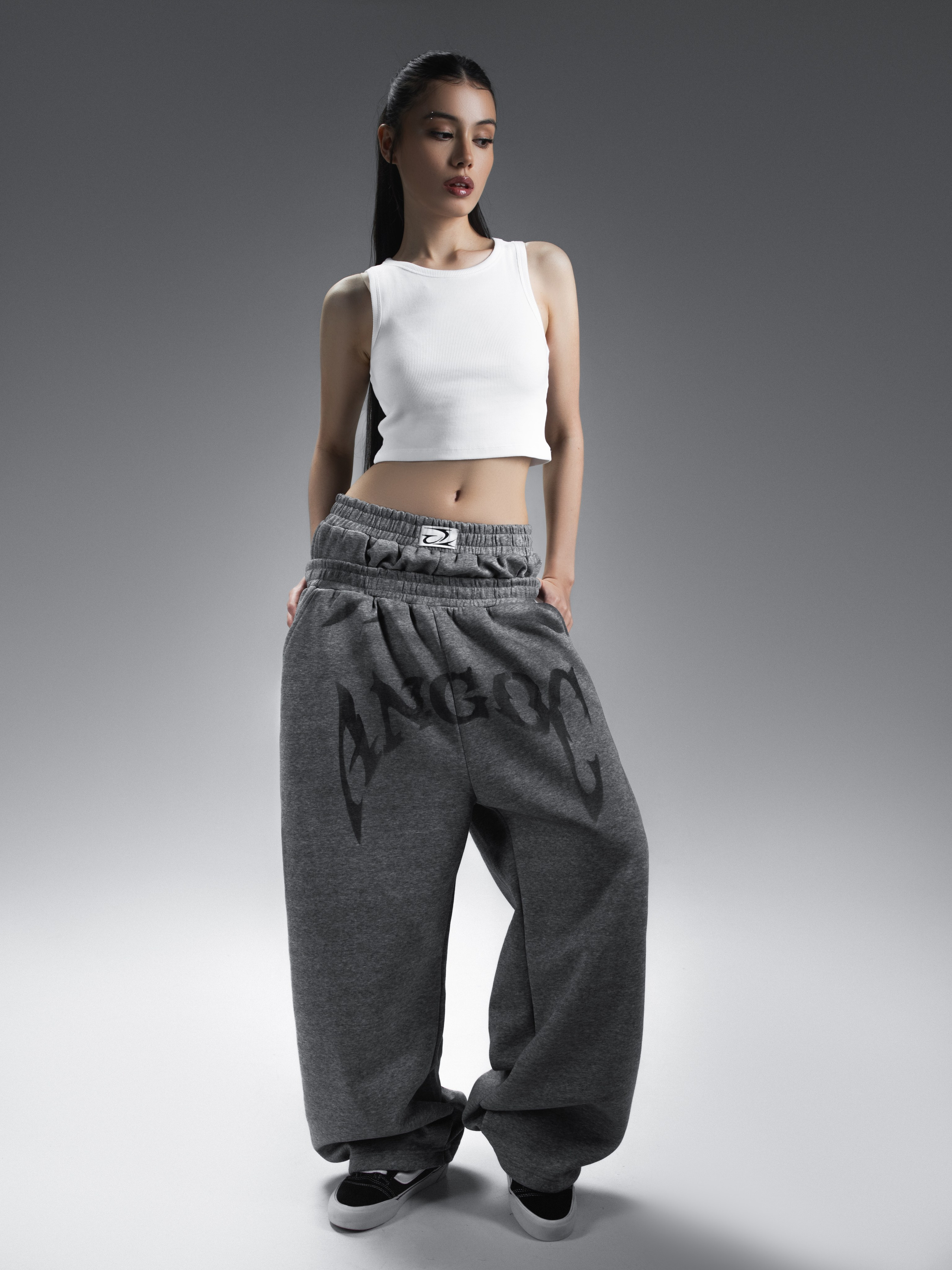 КАТАЛОГ | серый фон. RUNA production — стильные съемки для брендов