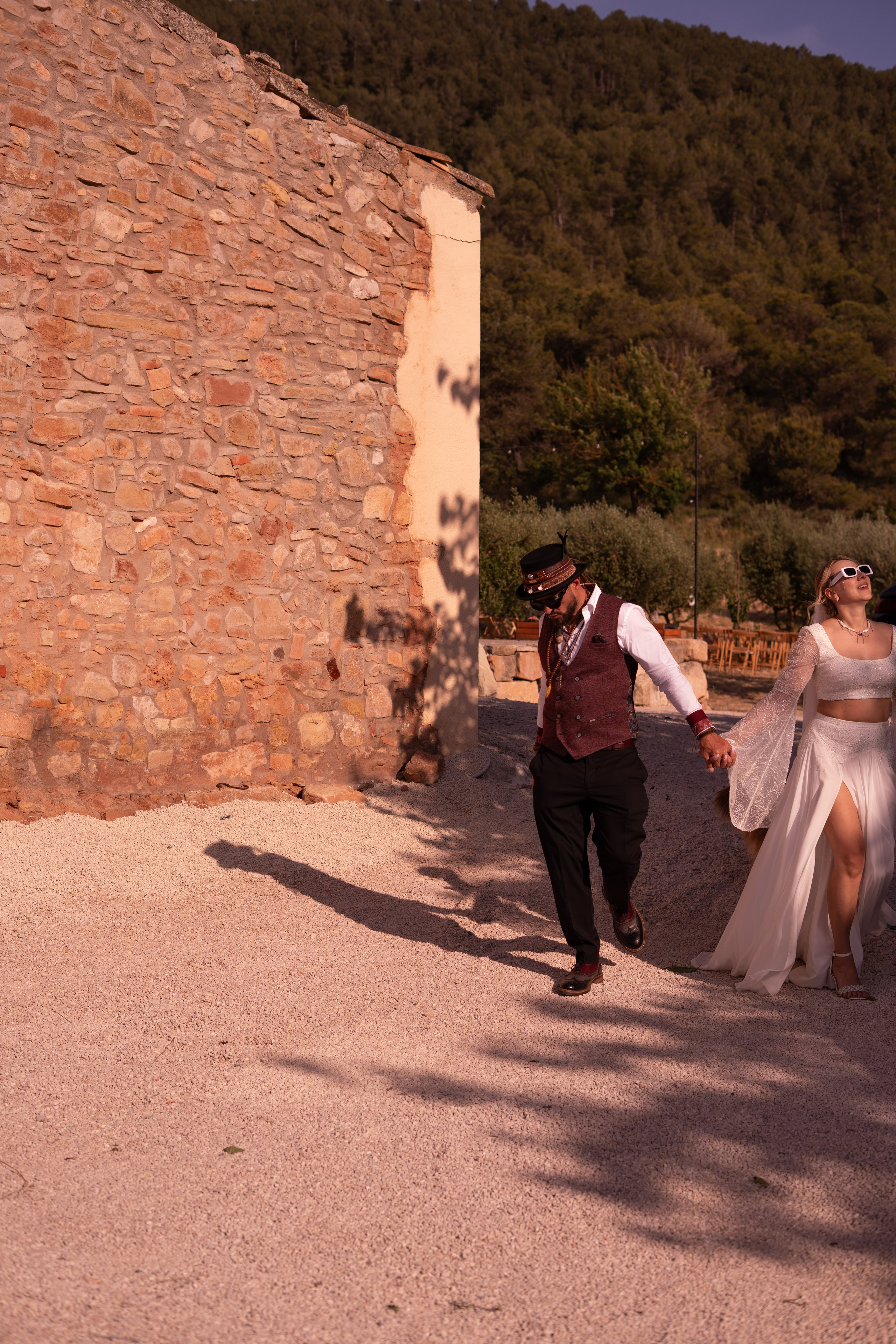 Stasy and Roberto. Wedding Photographer in Barcelona and Medellin