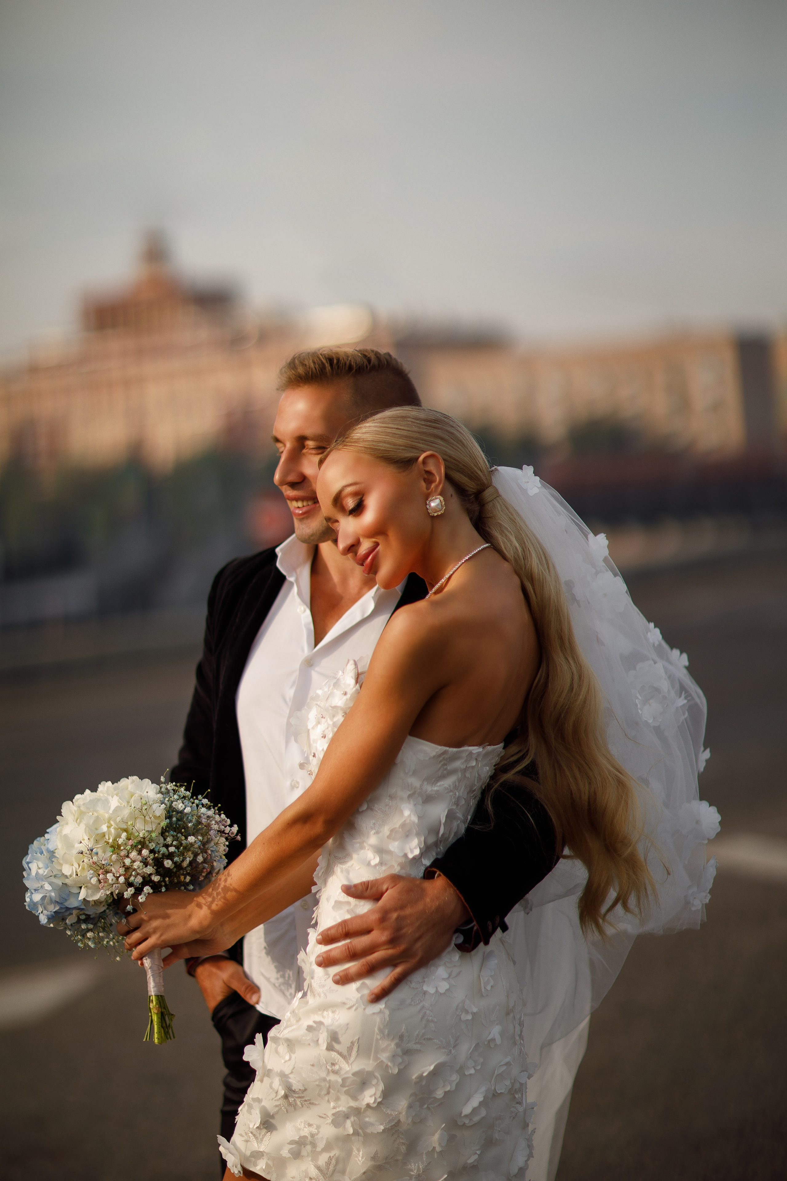 На мопеде Даша и Леша. Марковкина КрисТина