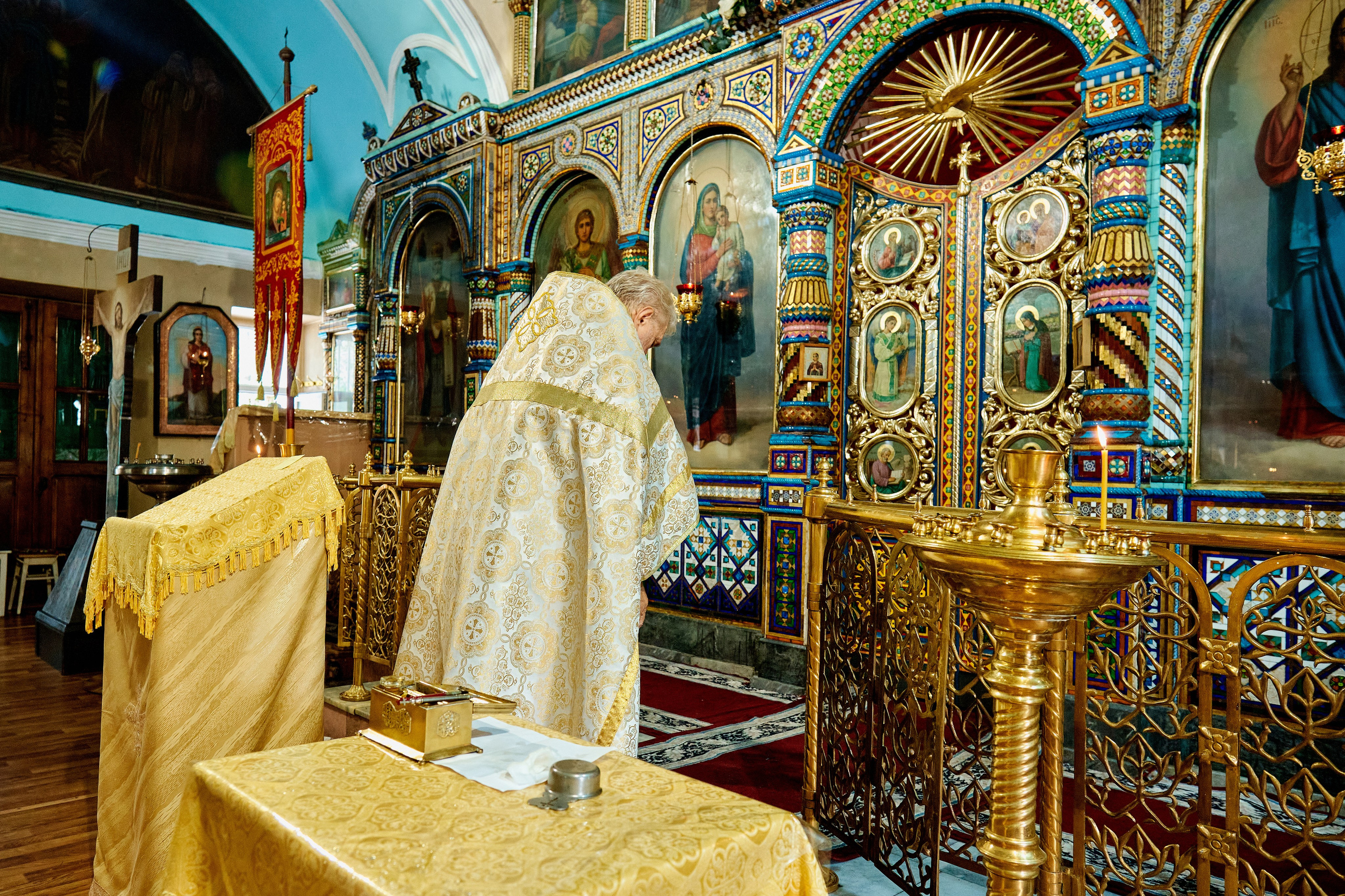 Крестины. Храм всех святых