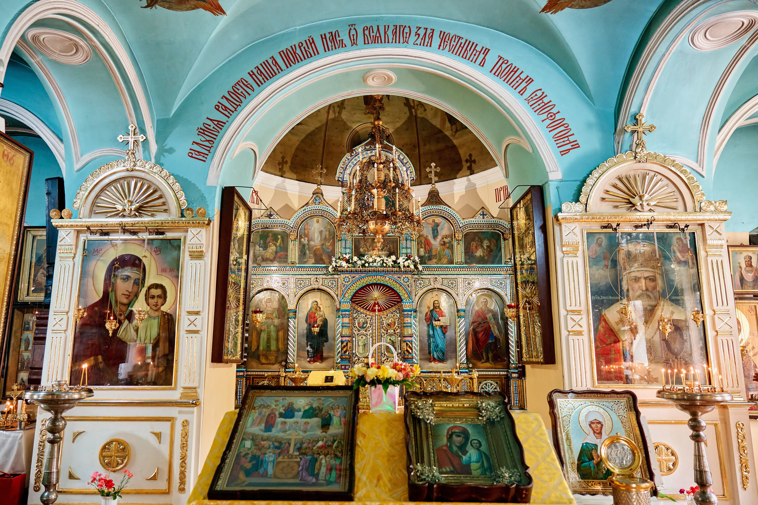 Крестины. Храм всех святых