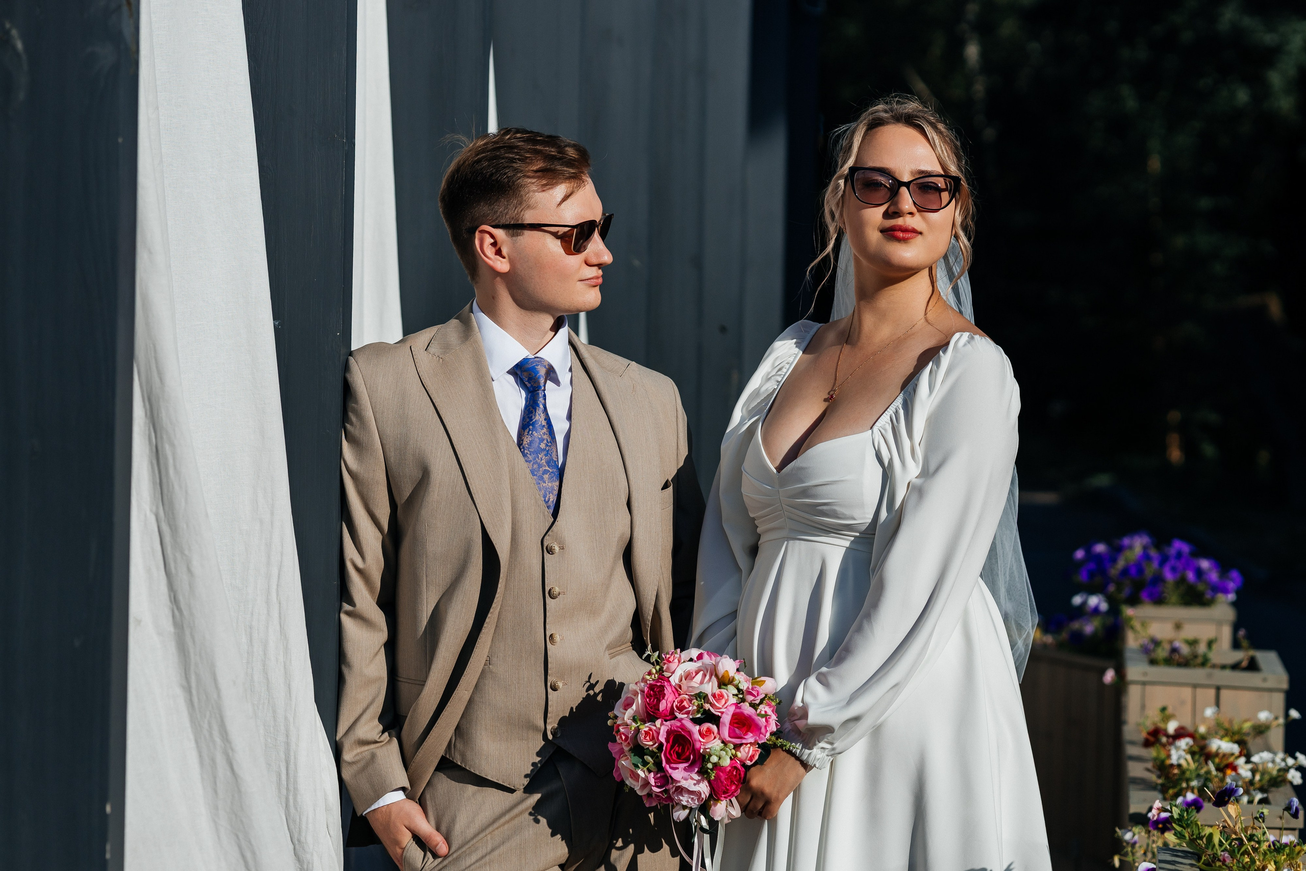 Нежная первая встреча пары в отеле. Олег Сверчков | Свадебный фотограф Вологда