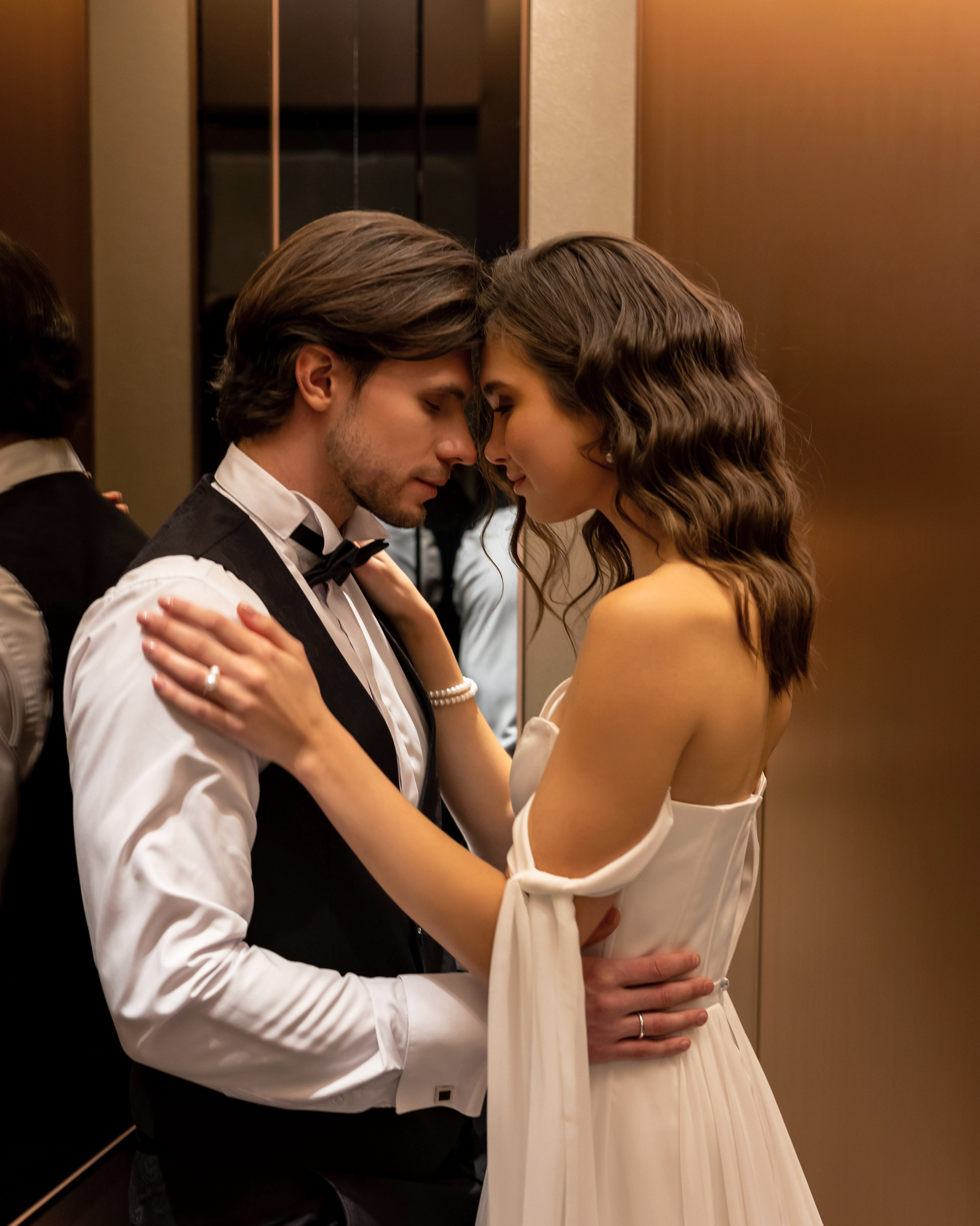 Владислав и Анастасия. Свадебные сборы в отеле. Семейный и свадебный фотограф в Москве и области EVGENIA SAVI