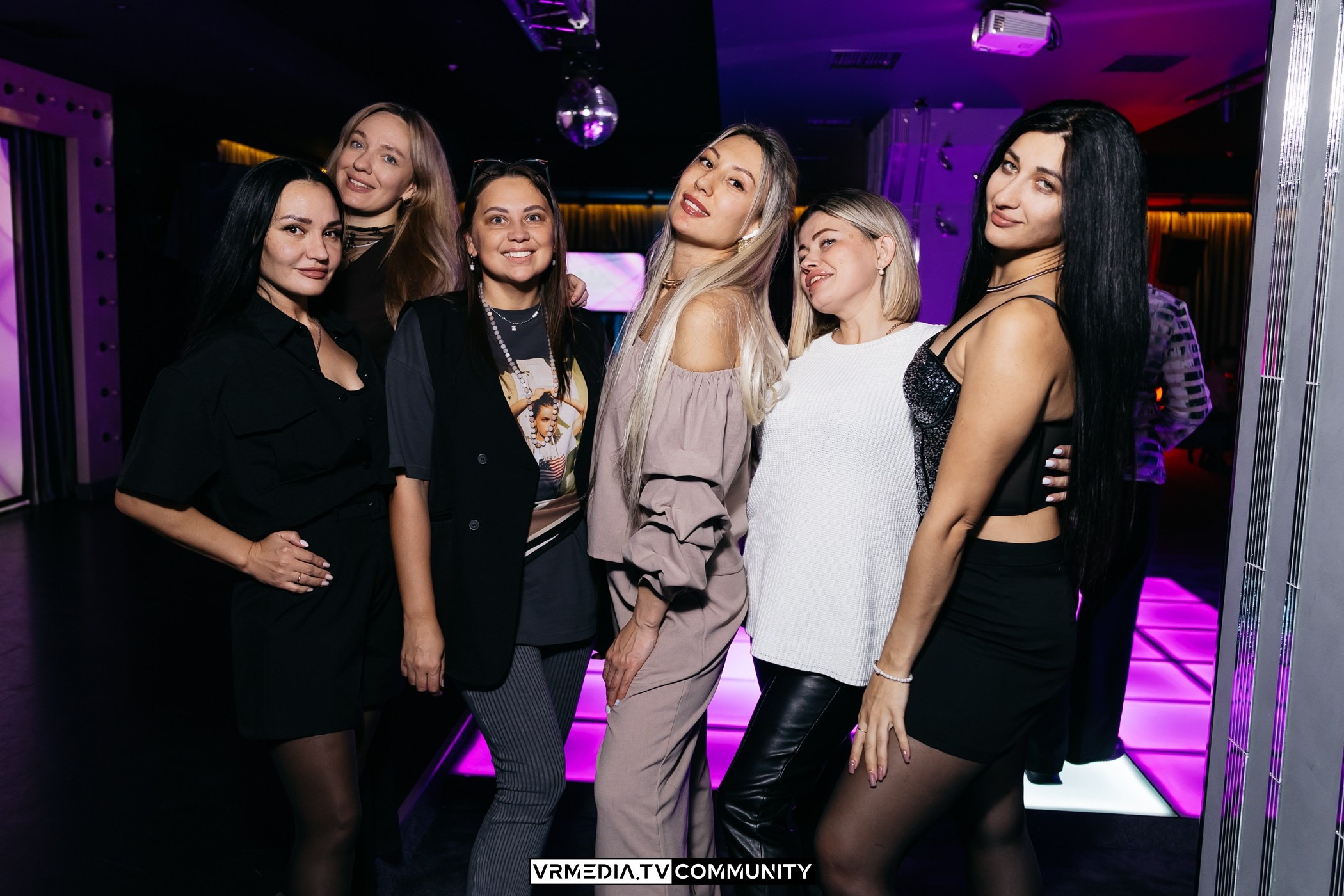 Вечер в караоке-баре «Volna»