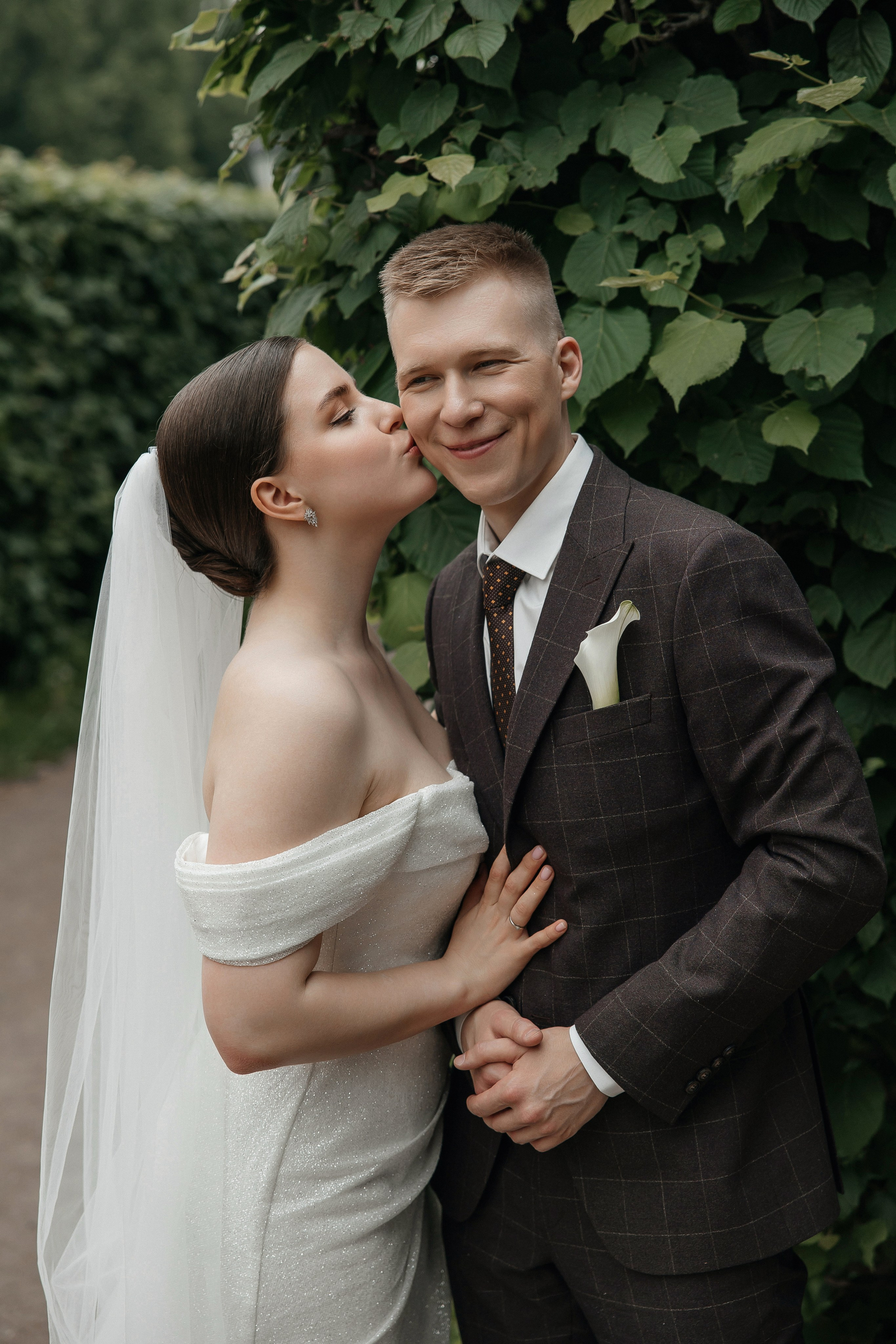 Свадебная фотосессия в Усадьбе Кусково. Свадебный фотограф в Москве Дарья Олендарёва