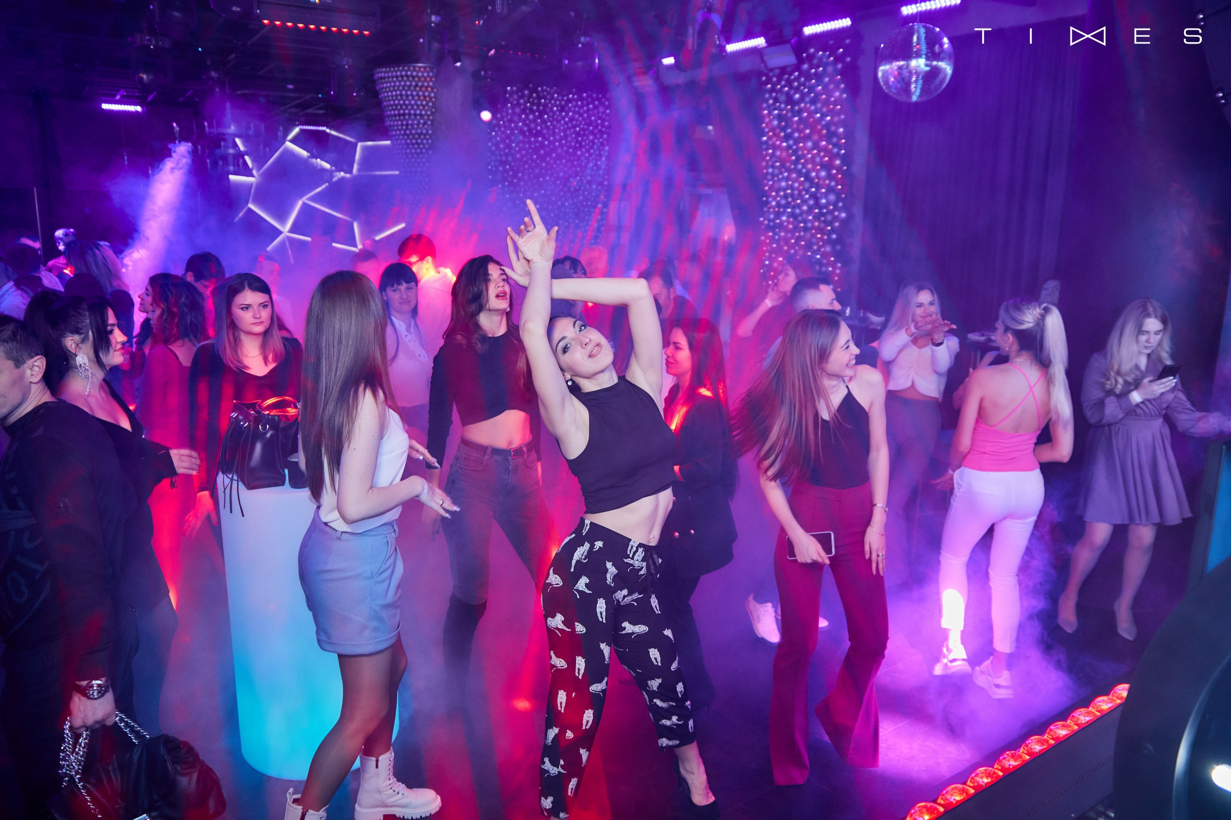 Профессиональная фотосъёмка в ночных клубах Донецка и Макеевки. Фотограф Татаринов Андрей (Донецк / Макеевка)