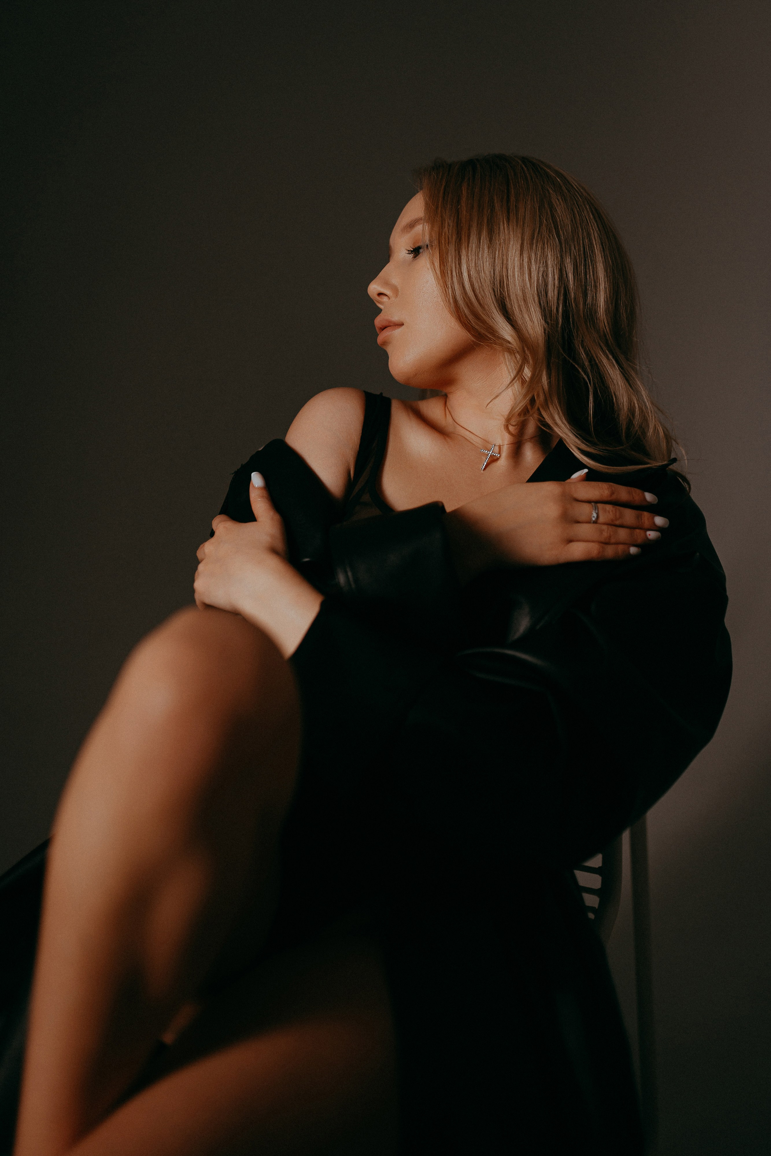 Съёмка в плаще. Фотограф Алексей Кутырёв