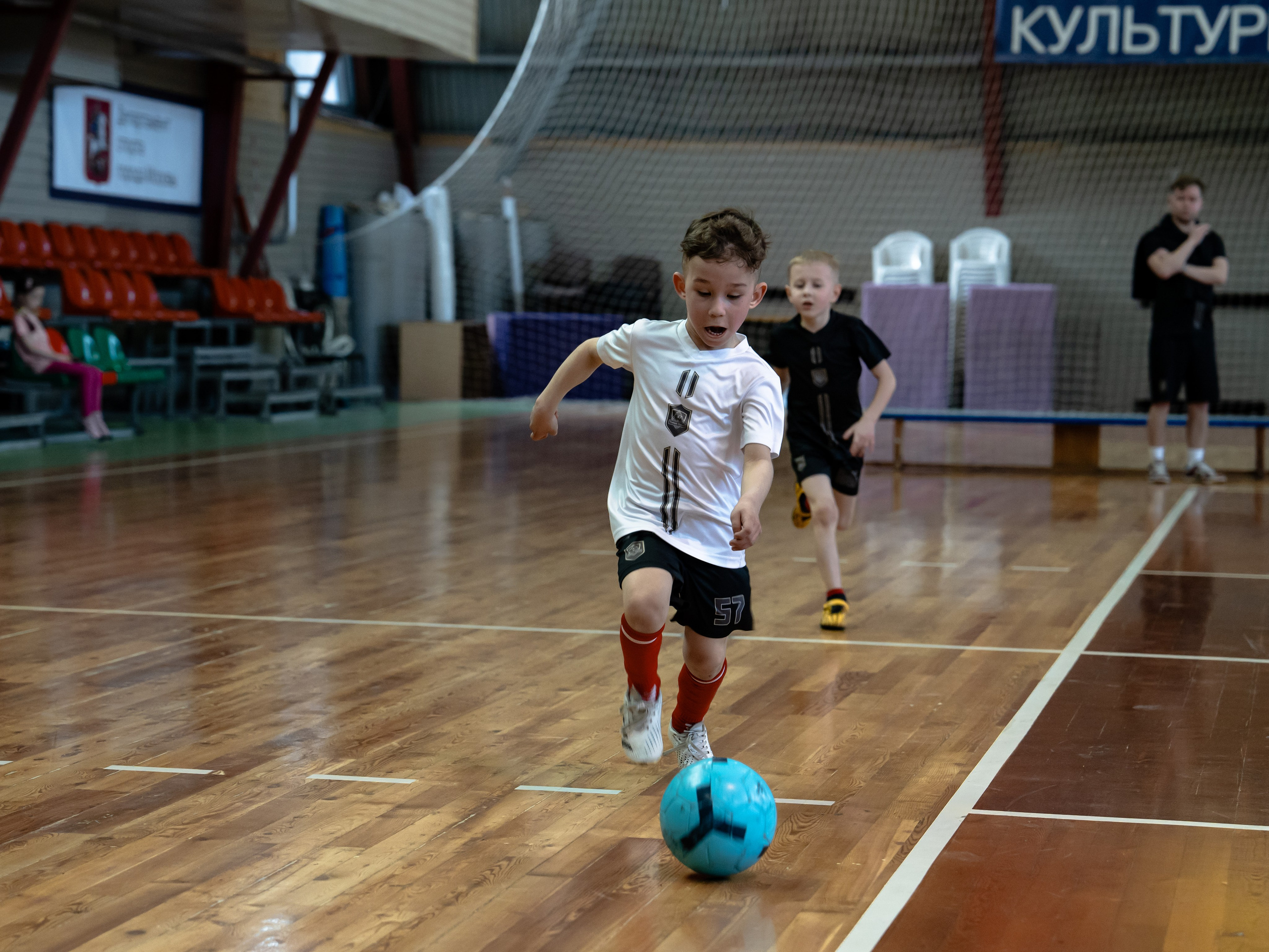 Тики-Така Противостояние 2025. Крамер Юлиана детский и семейный фотограф