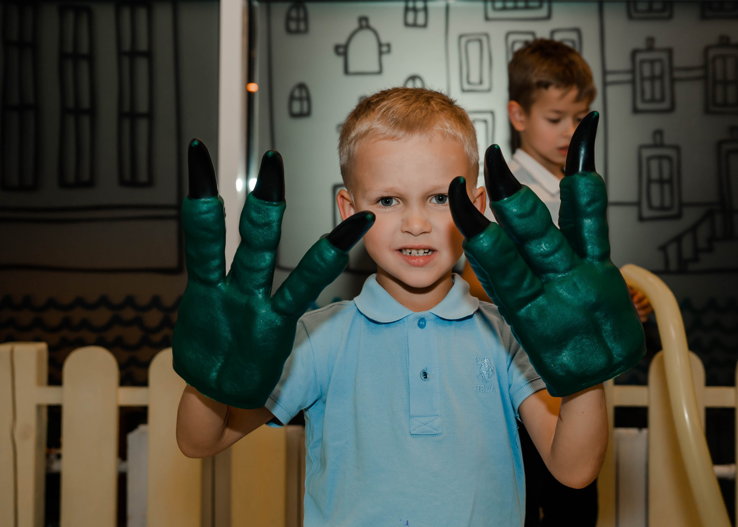 Грозный Тирекс. Крамер Юлиана детский и семейный фотограф