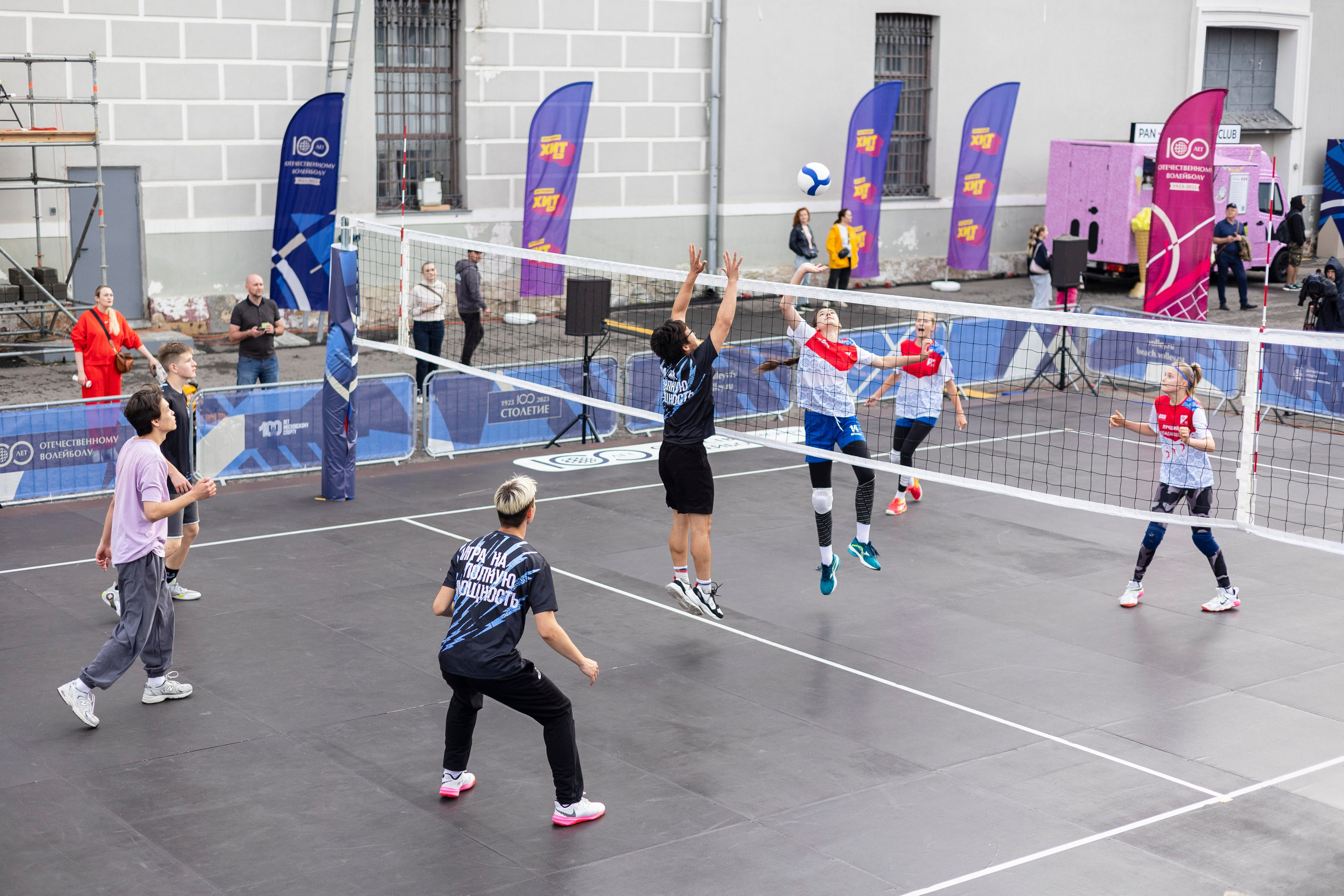 100 ЛЕТ ОТЕЧЕСТВЕННОМУ ВОЛЕЙБОЛУ. Фотограф Георгий Нигматулин
