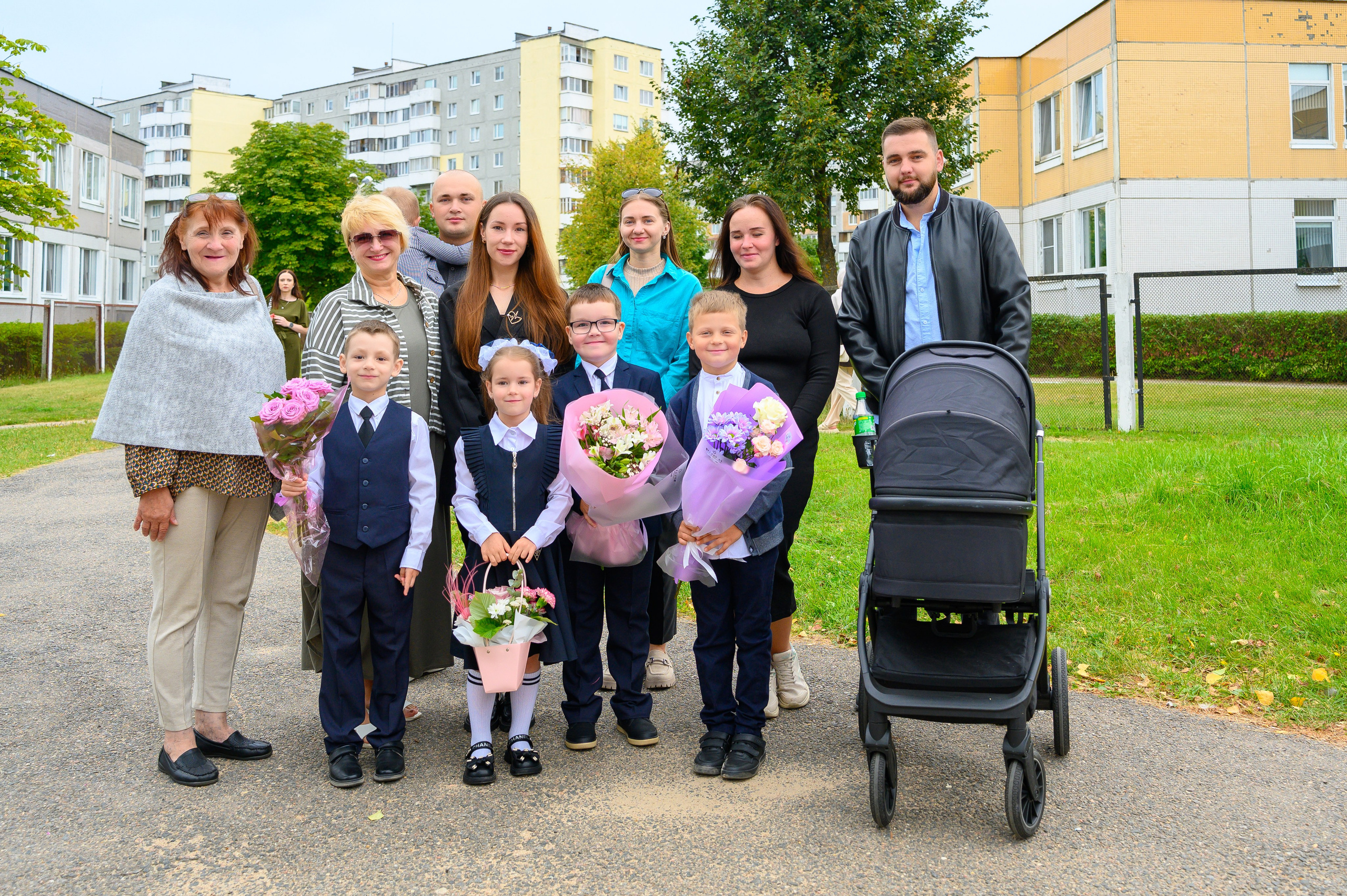 Вот звучит первый звонок, перед этим долгое приготовление к новому этапу в жизни, Яромир идет в школу. Фотоуслуги, услуги фотографа, фотографирование важных событий