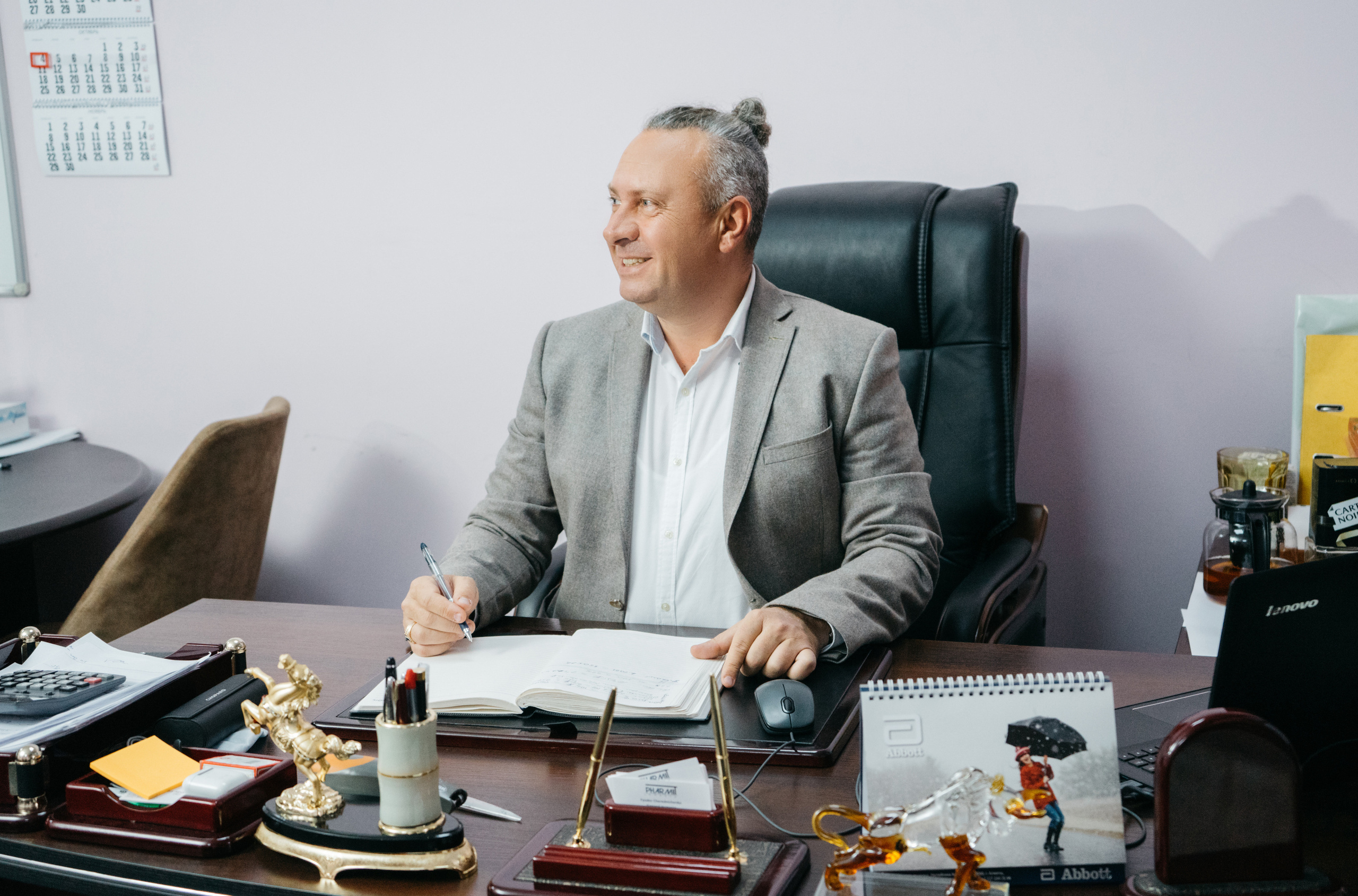 Бизнес портреты Алматы. Фотограф в Алматы Сиражев Карымсак. Фотосессия, бизнес портреты