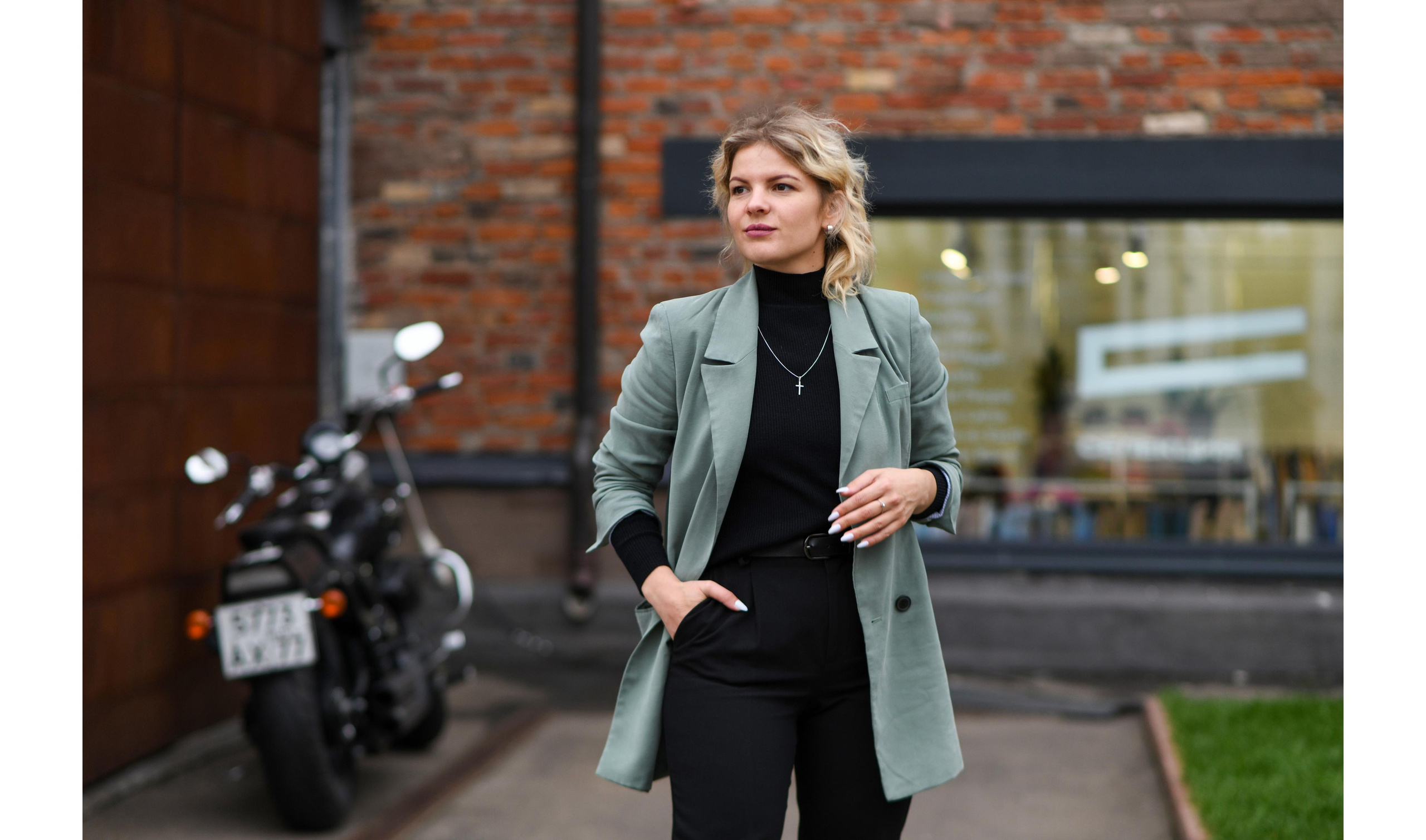 Прогулка с Катериной. Дизайн завод Флакон. Свадебный и портретный фотограф в Москве Галина Борисова