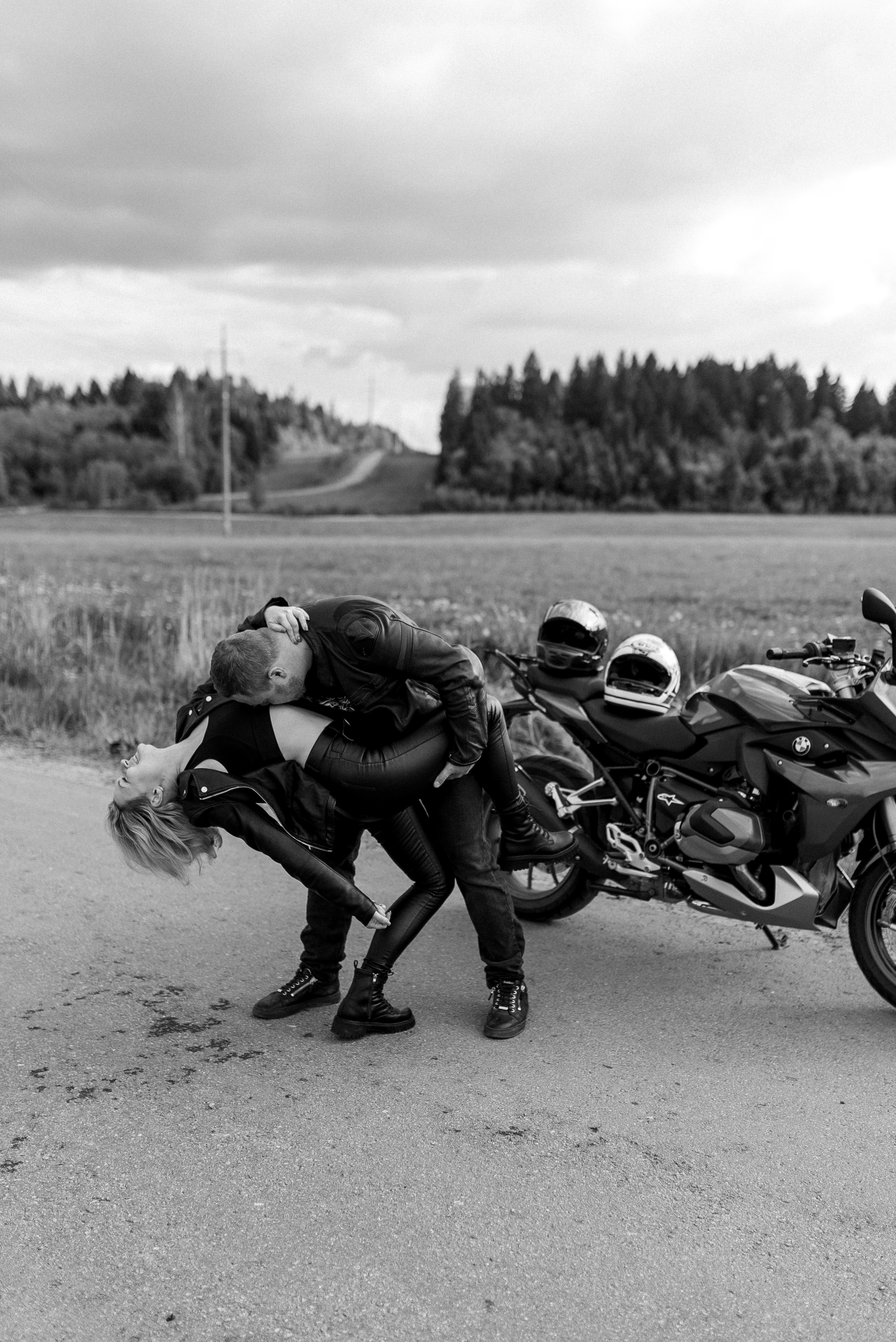 Марина и Женя. Мотоцикл. Lovestory. Семейный фотограф в Москве Екатерина Север