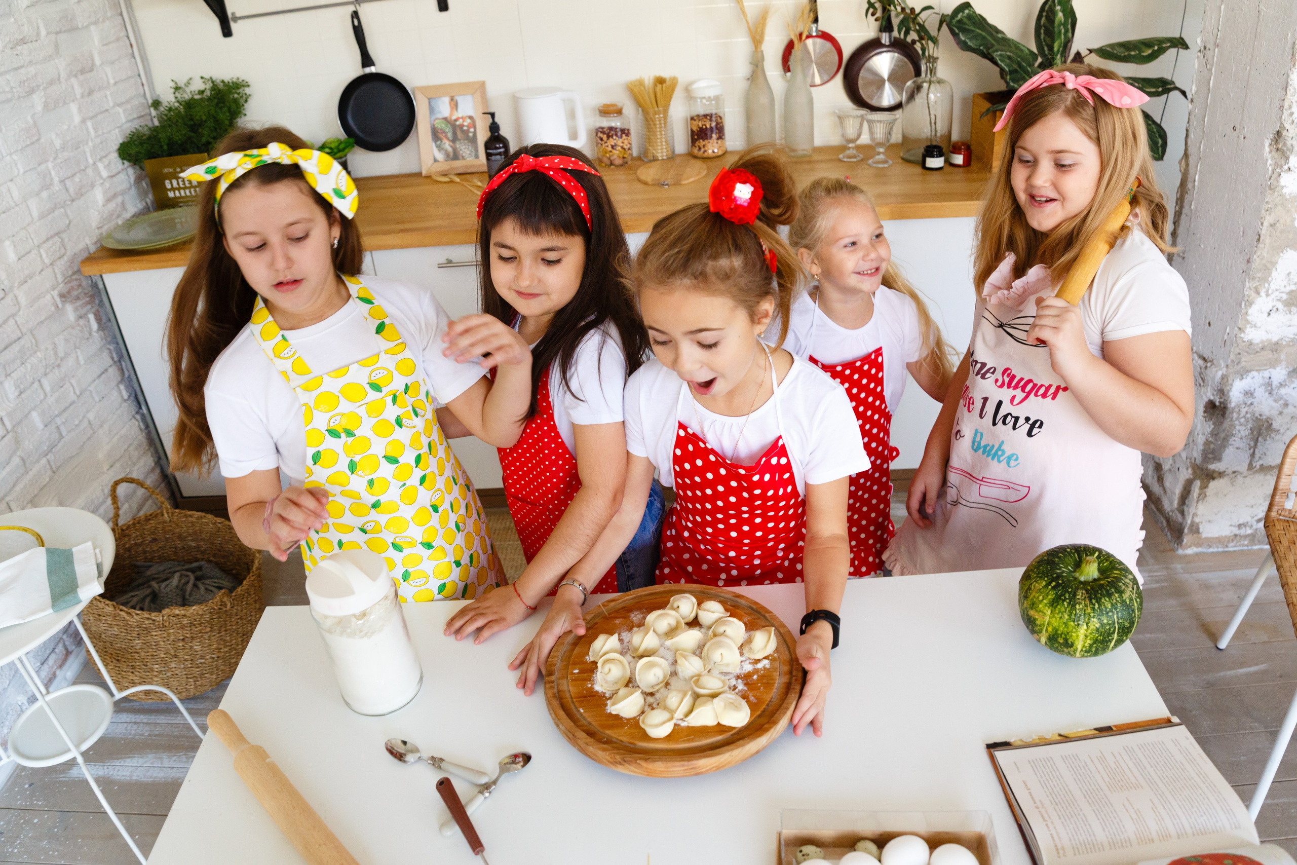 ВЕСЕЛЫЕ ПОВАРЯТА. Выпускные альбомы Красноярск