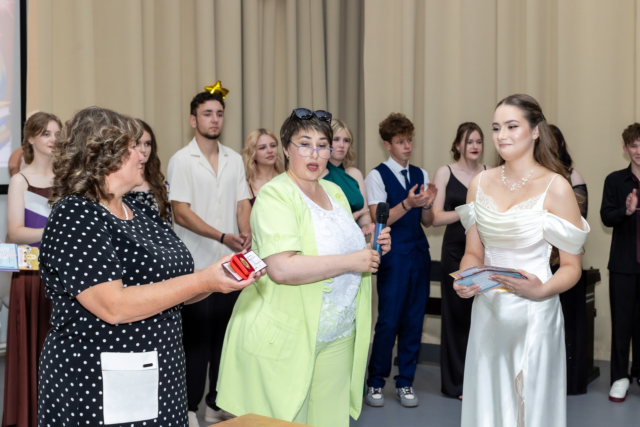Вручение аттестата 2025. Выпускные альбомы Майкоп, Краснодар Елена Золотарева