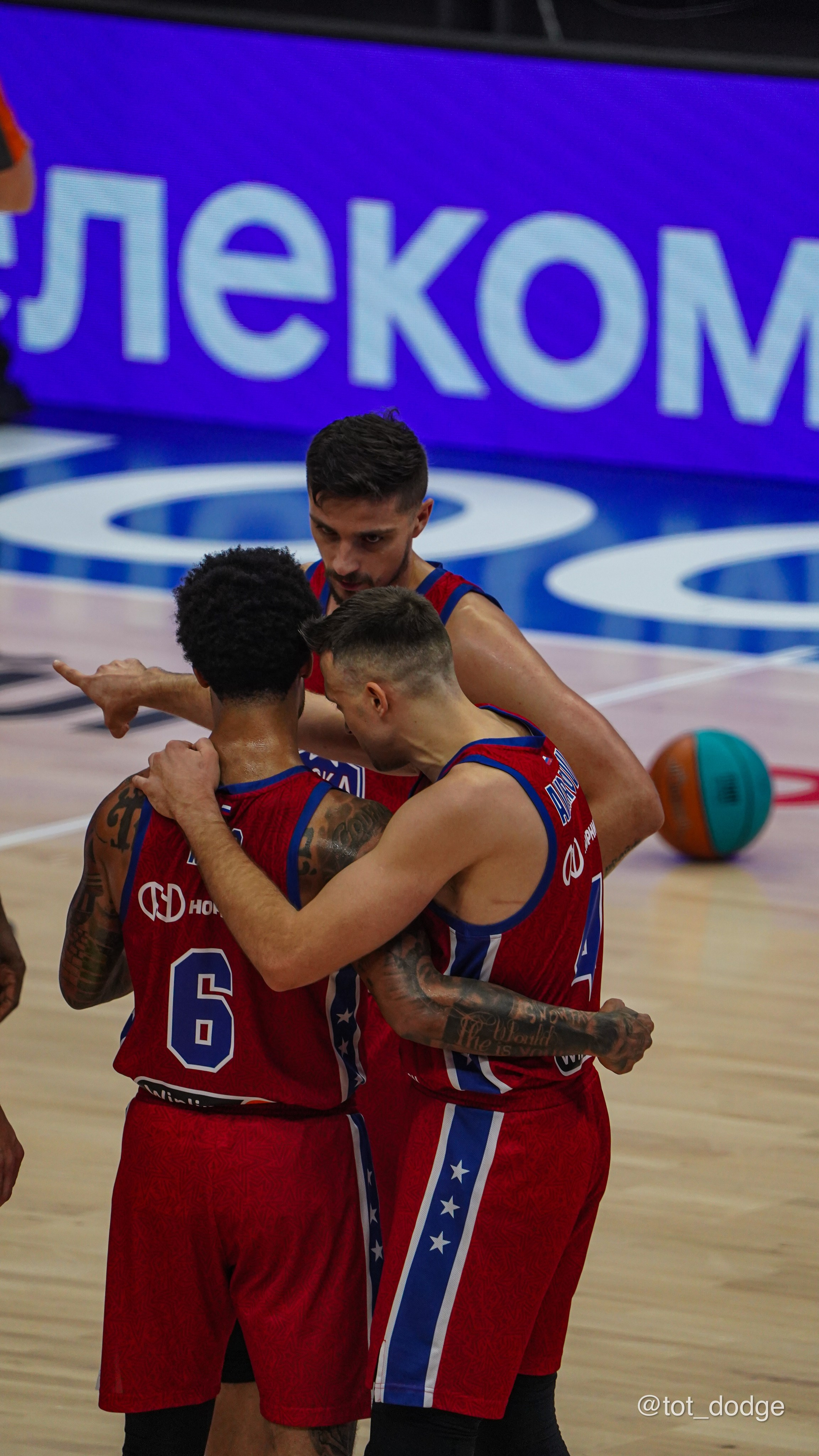 Баскетбол. ЦСКА-Зенит (13.10.24). Автомобильный фотограф Шакая Кирилл