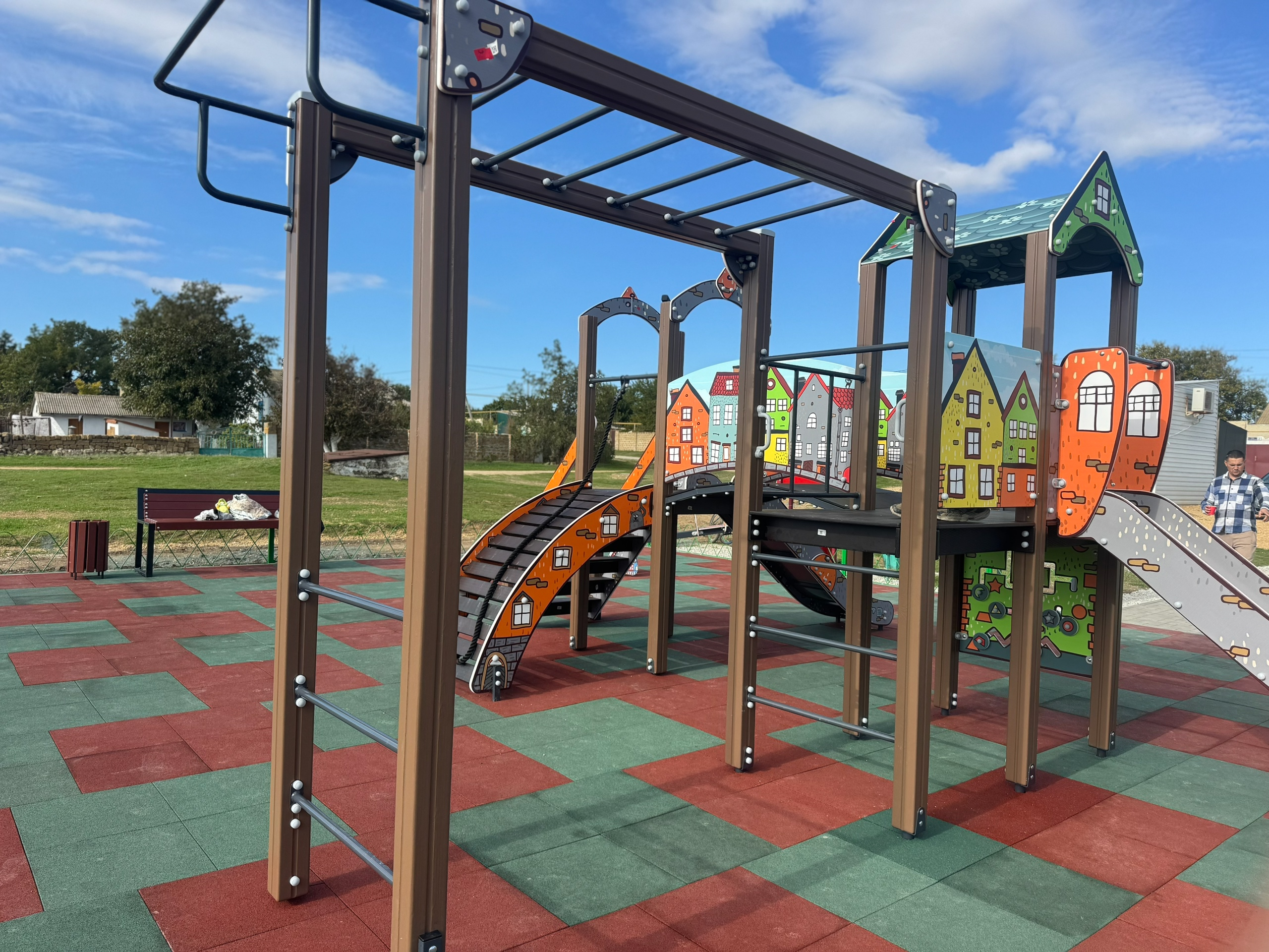 ДИП с. Желтокаменка ул. Огородная, открытие площадки. Таврика МАФ Сервис, комплексное благоустройство территорий и детских площадок в Крыму