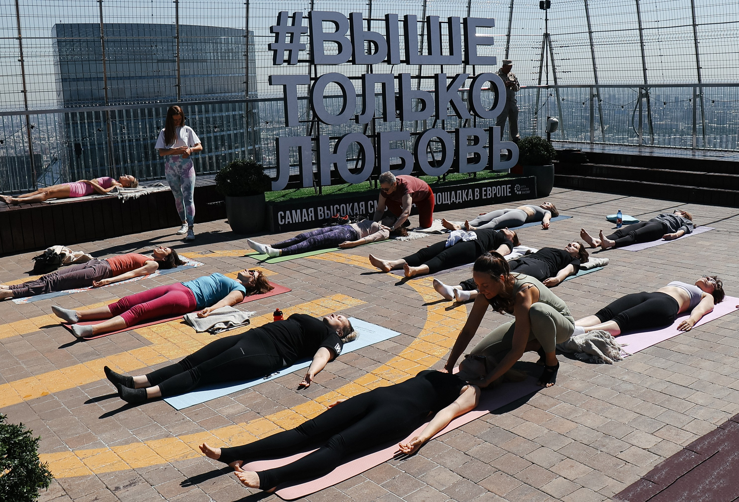 Йога на крыше Москва-Сити. Портретный фотограф Москва