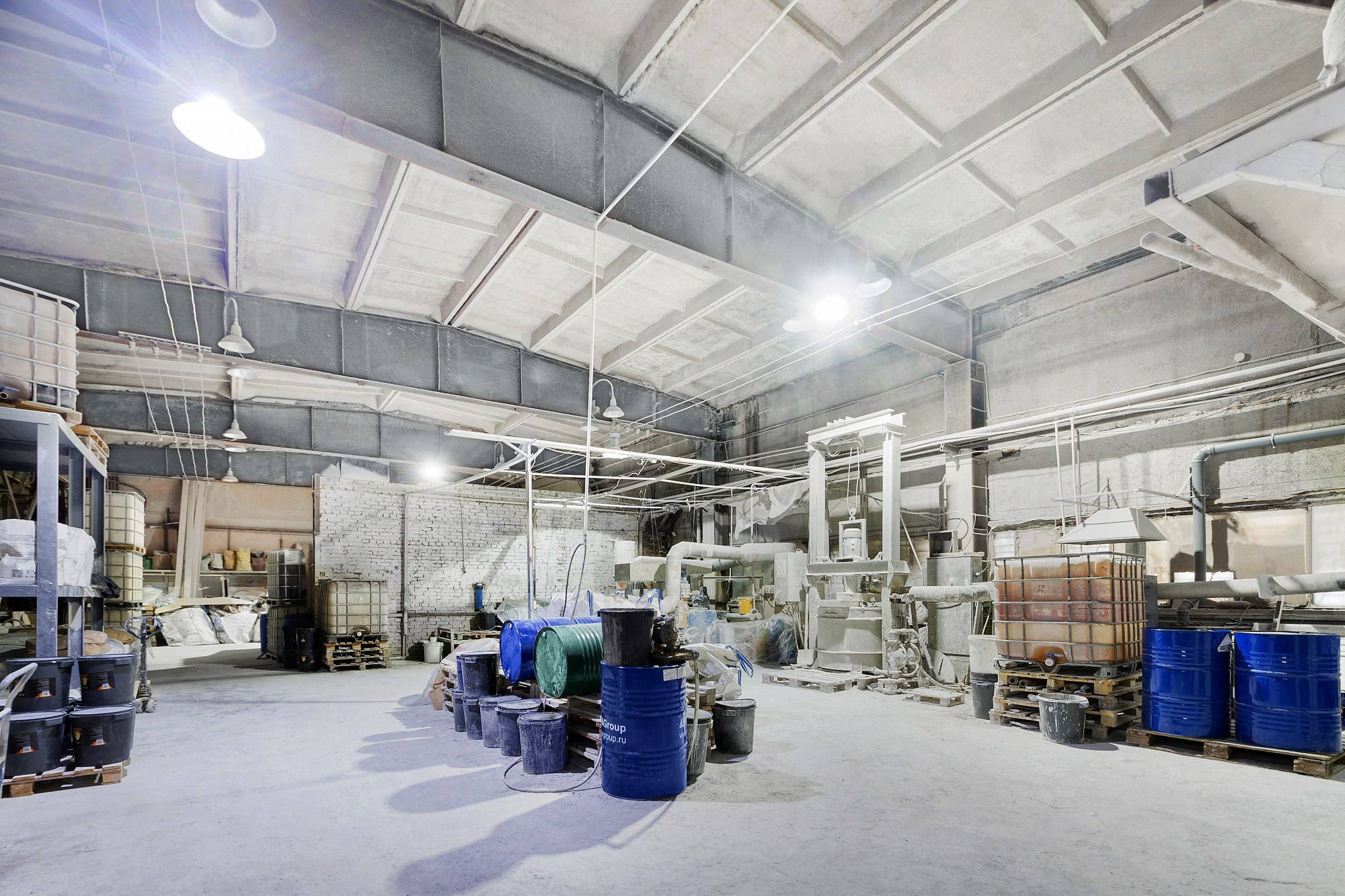 Производство красок НПК ОПЗ. Фотограф Сергей Сергеев