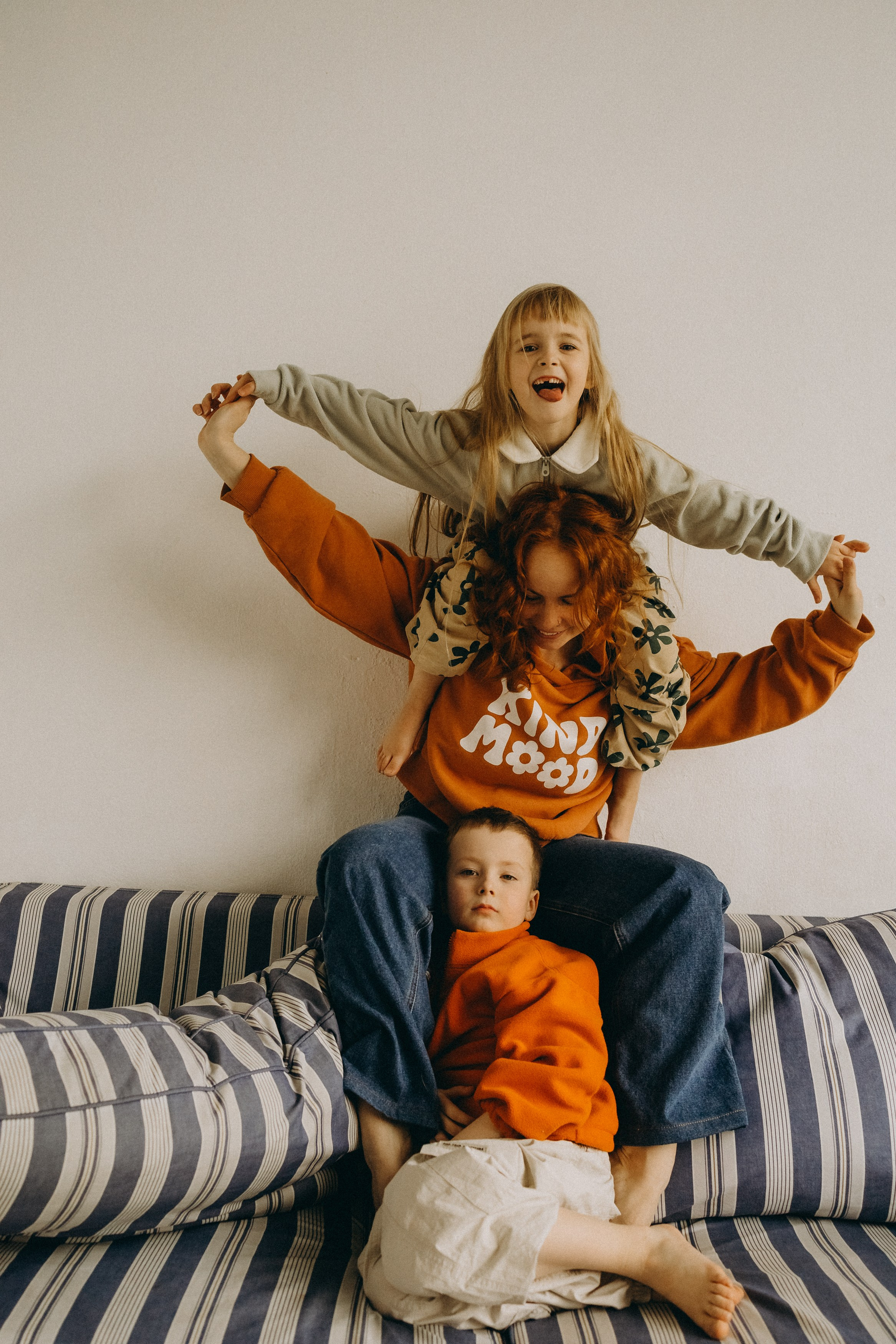 Алина, Юля, Леша. Главная