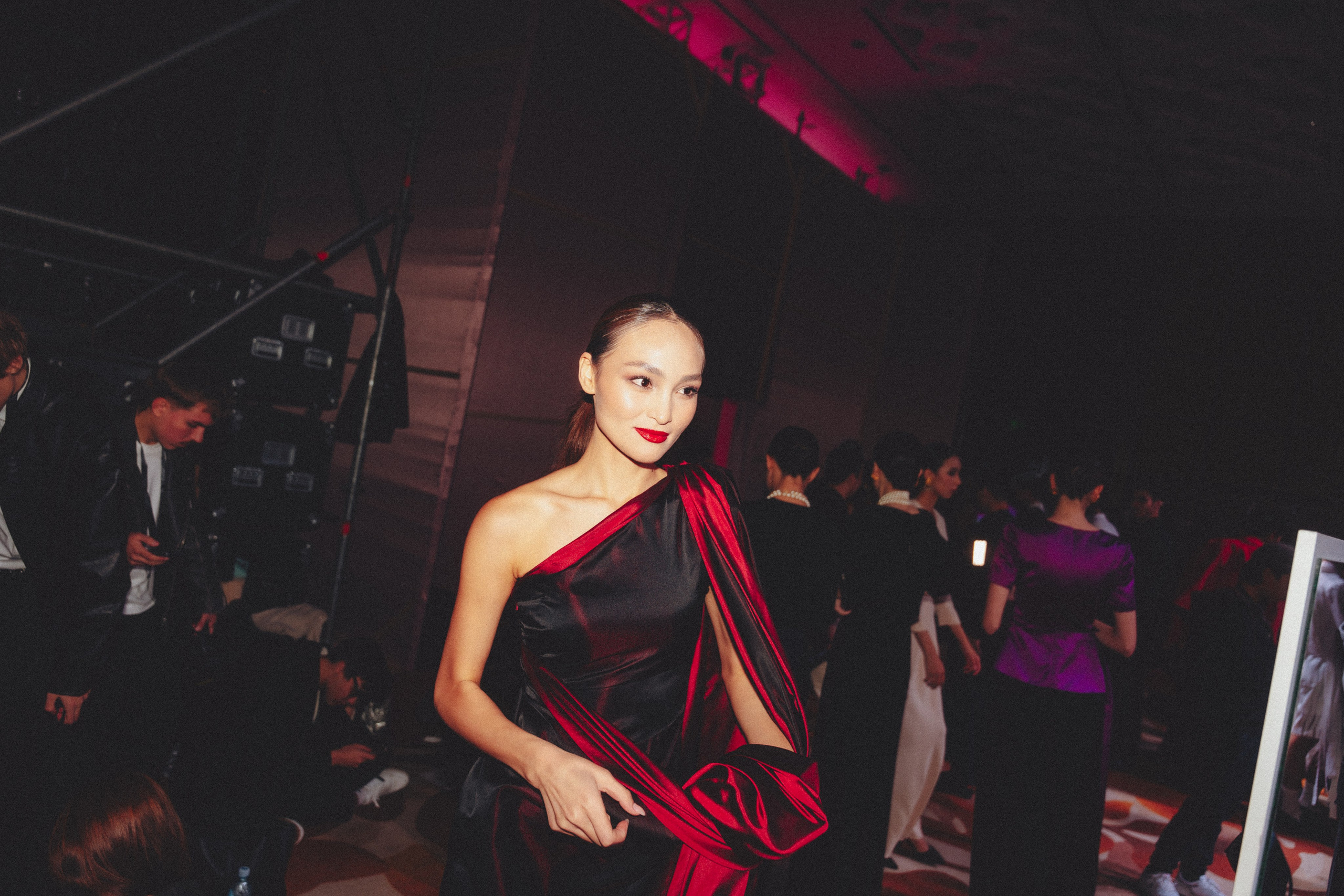 VISA FASHION WEEK ALMATY SS26 / BACKSTAGE ZONE