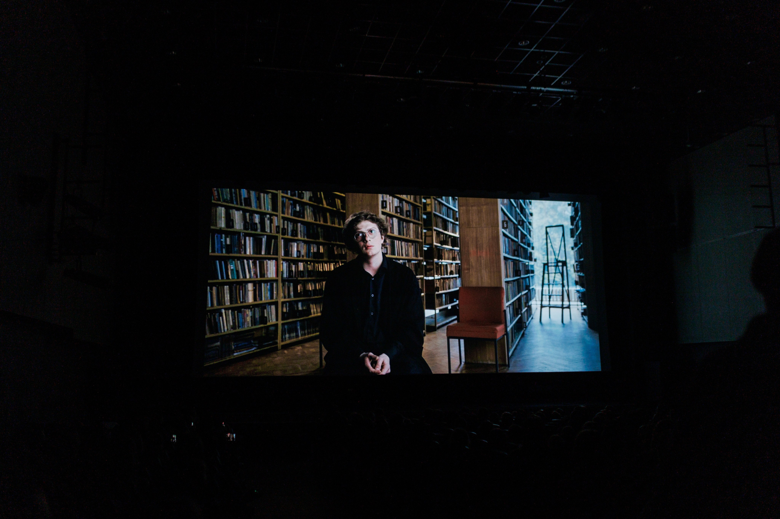 Выксунская премьера «Громко и Честно. Бонд с кнопкой». Фотограф городских и семейных событий Артем Карпухин