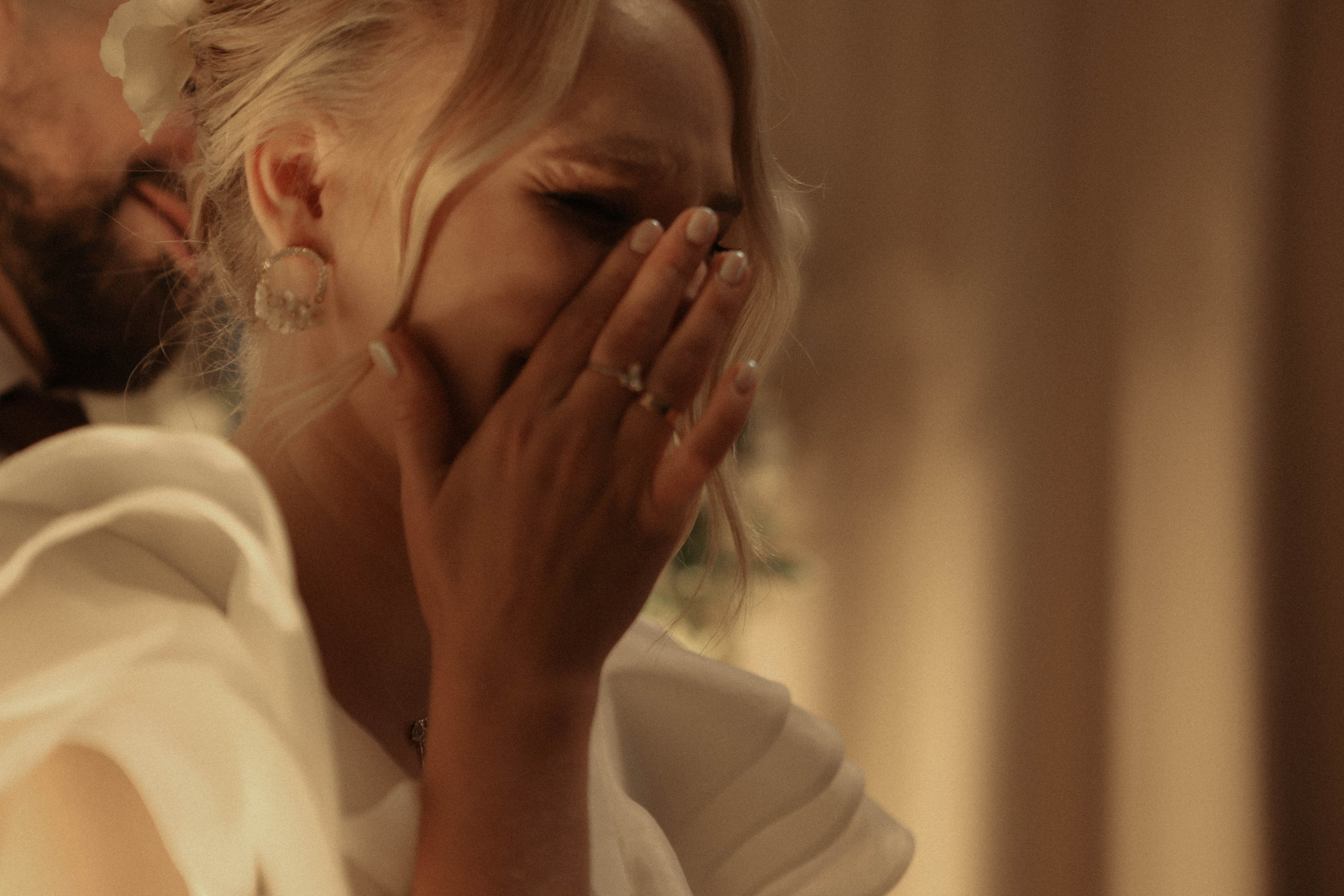 Wake each other up in the morning. Свадебный фотограф FOTOKEYT